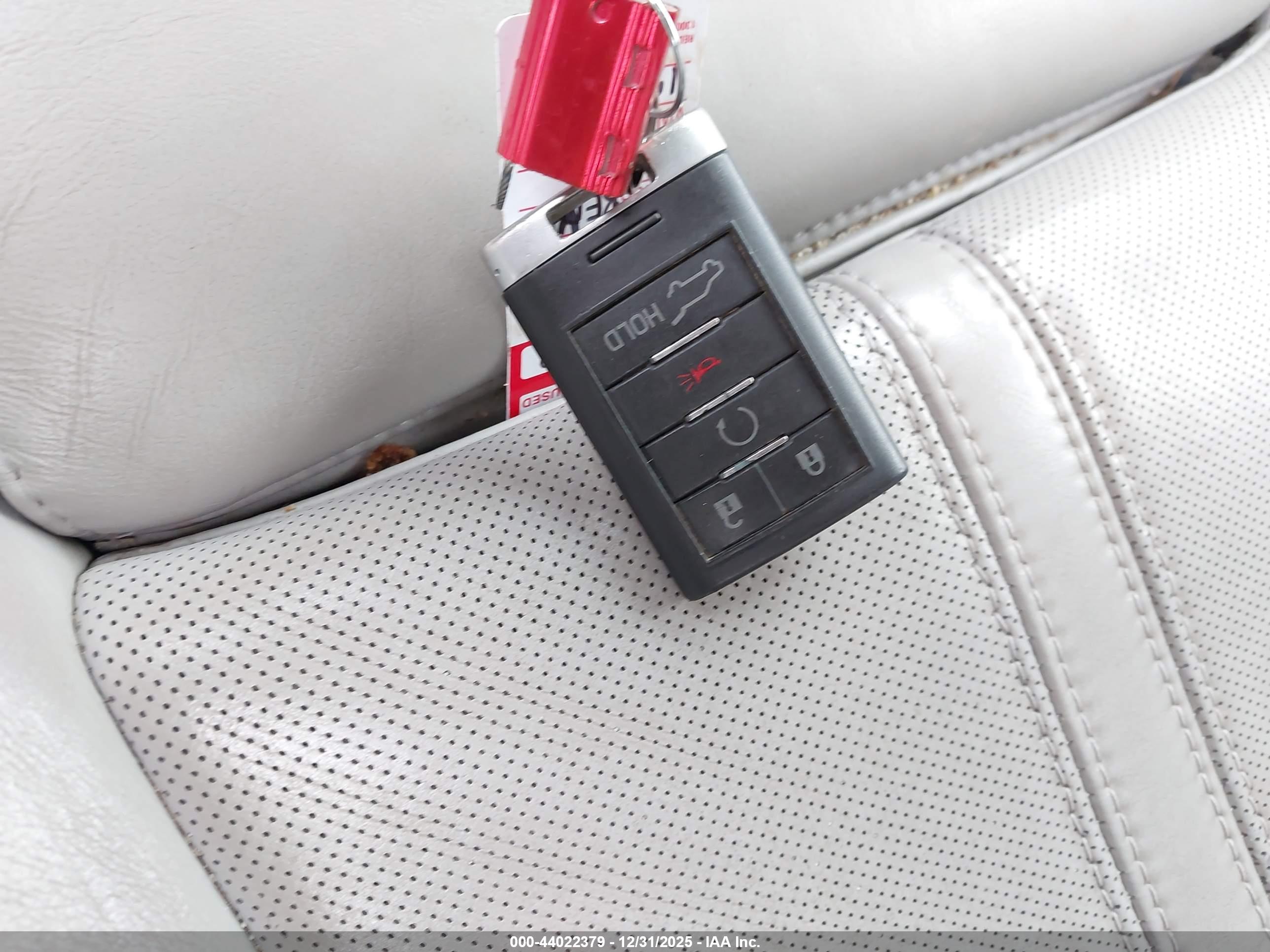 CADILLAC SRX image 11