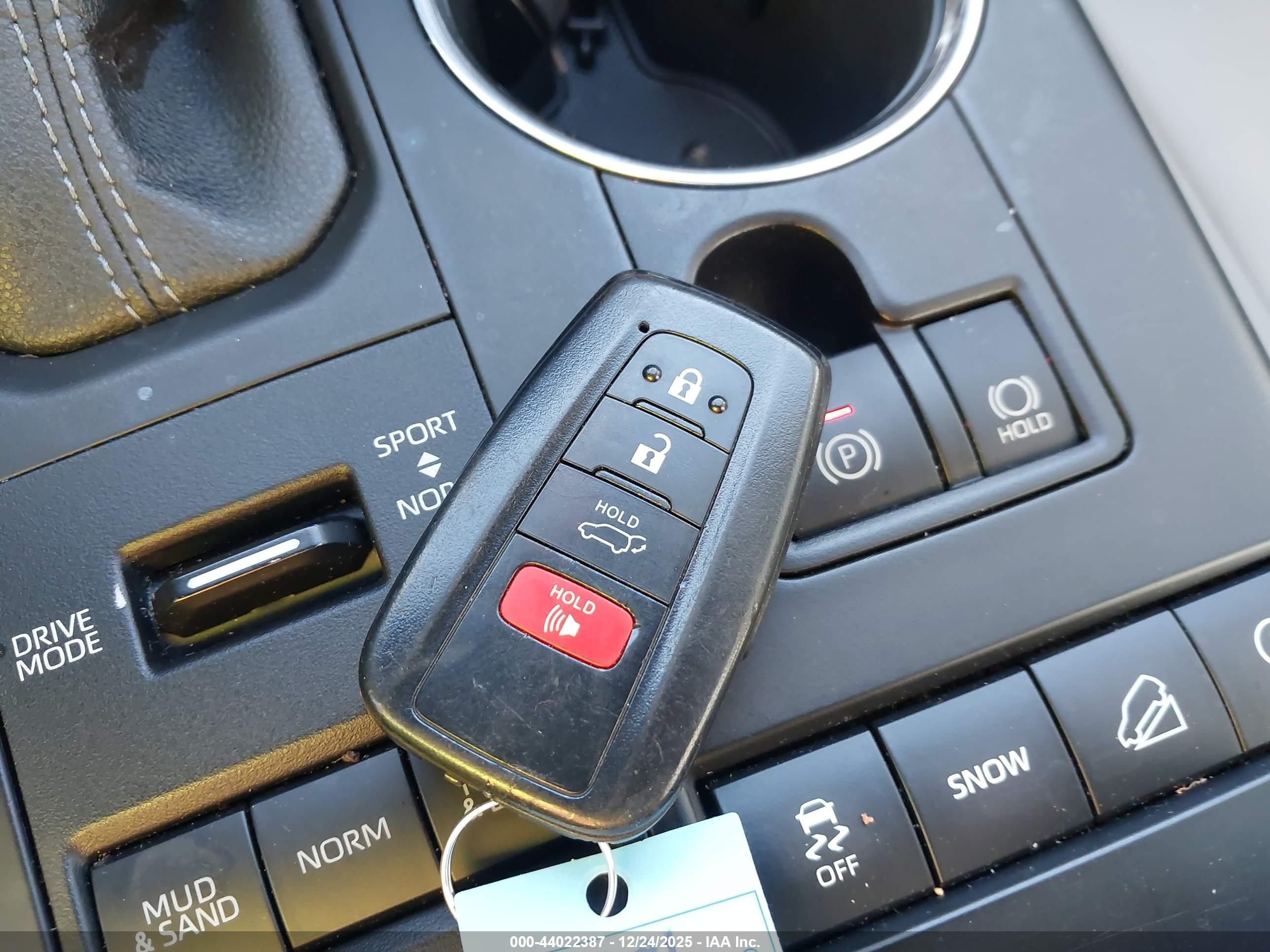 TOYOTA HIGHLANDER image 11