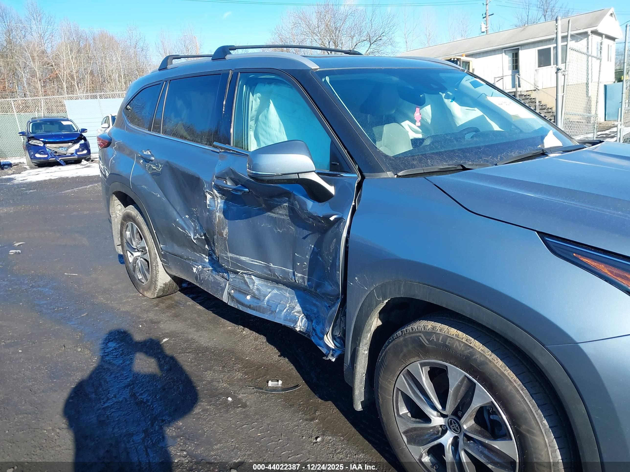 TOYOTA HIGHLANDER image 6