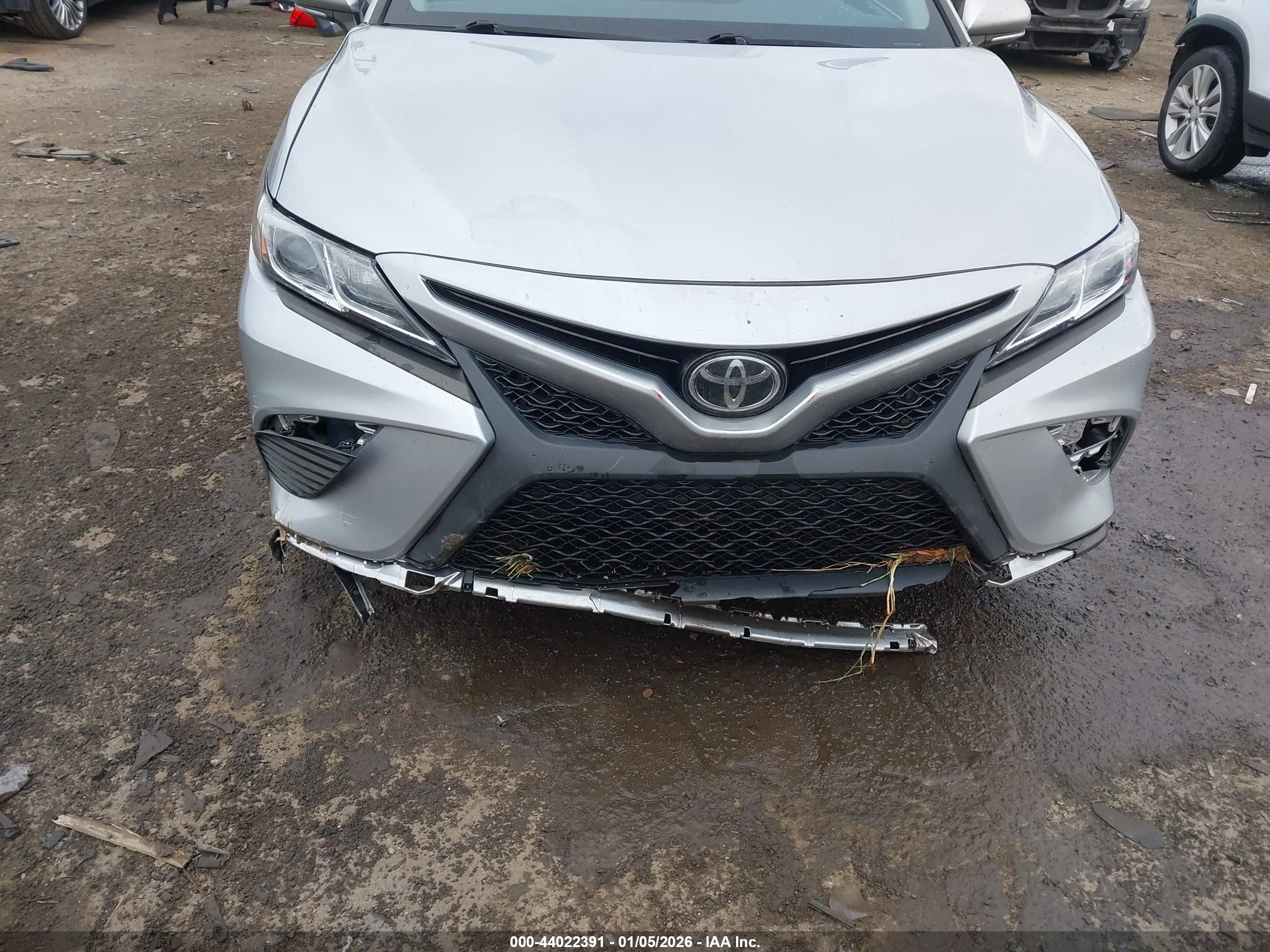 TOYOTA CAMRY image 6
