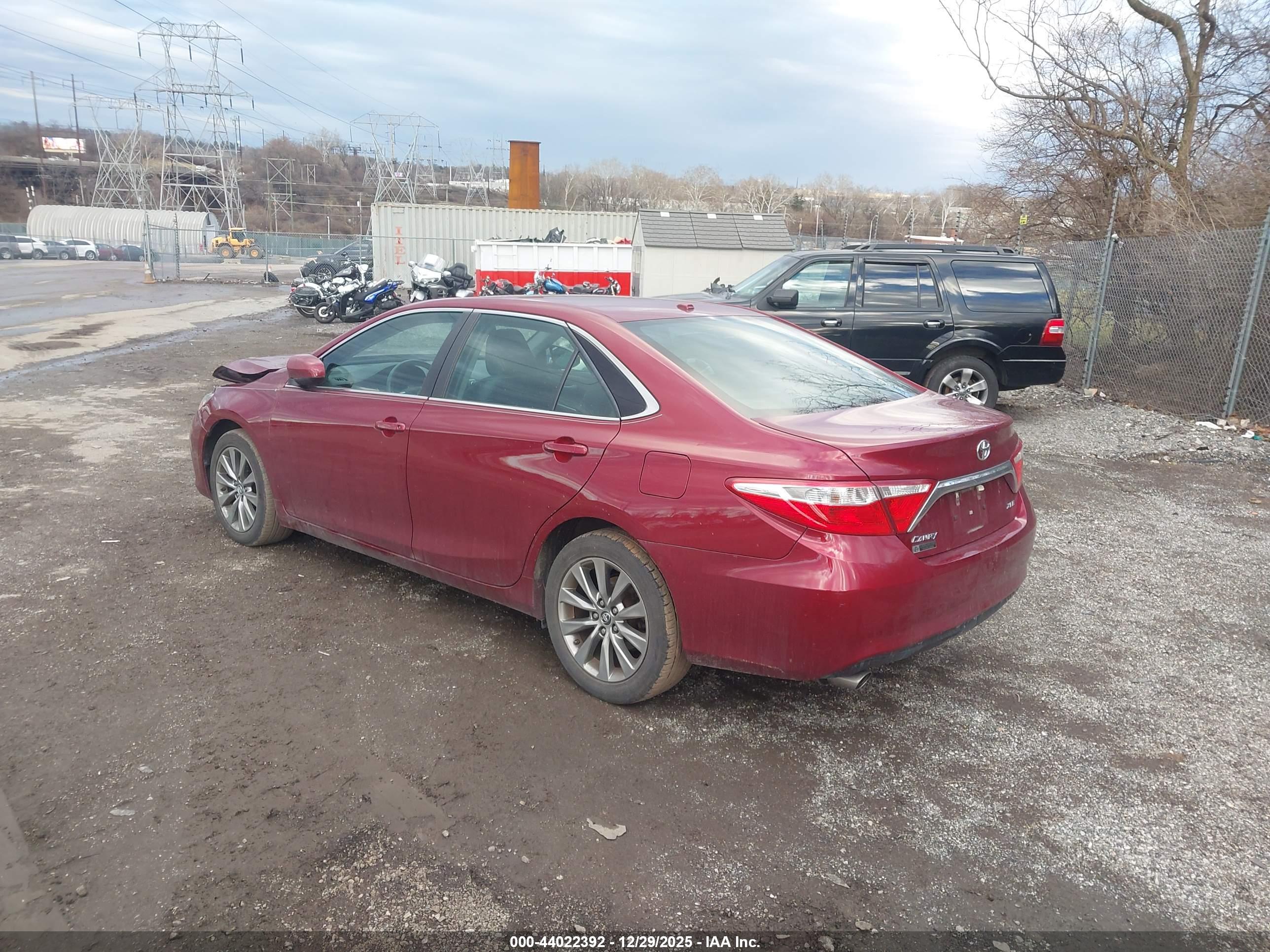 TOYOTA CAMRY image 3