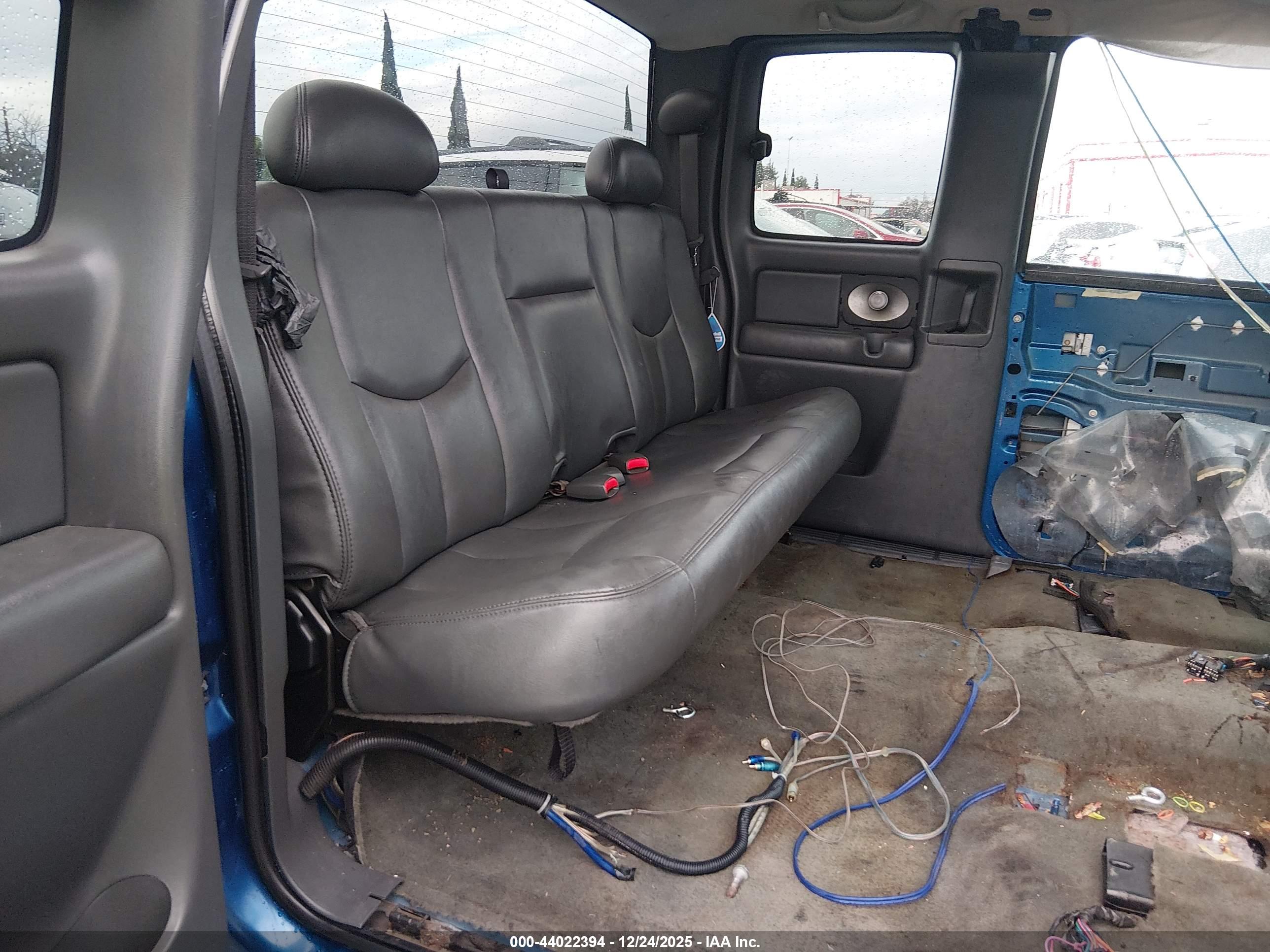 CHEVROLET SILVERADO image 8