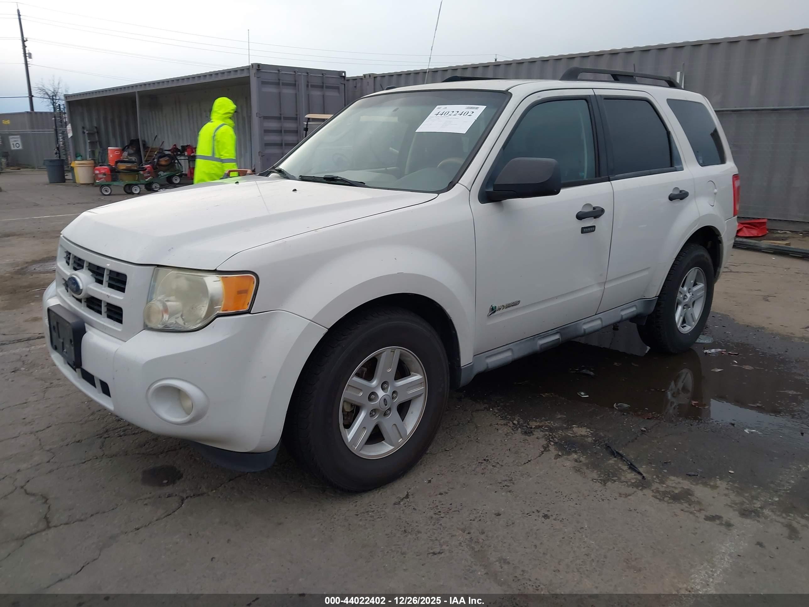 FORD ESCAPE image 2