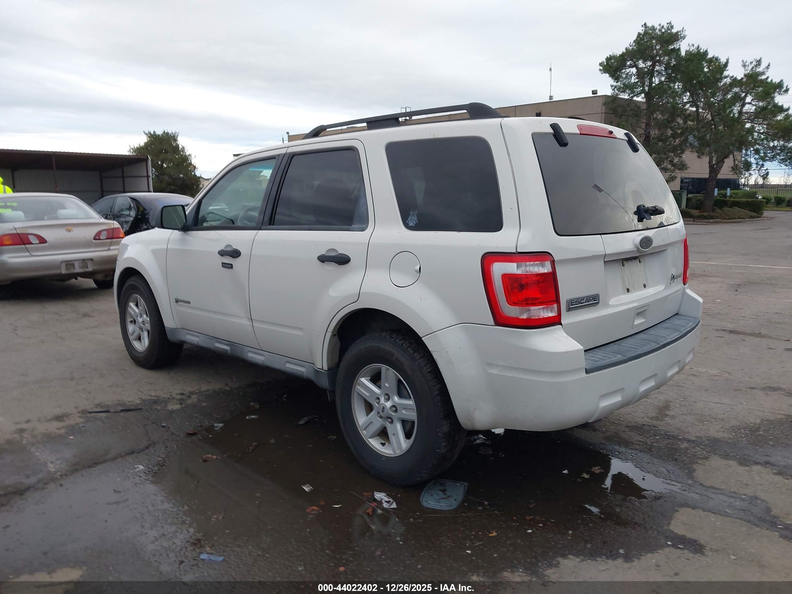 FORD ESCAPE image 3
