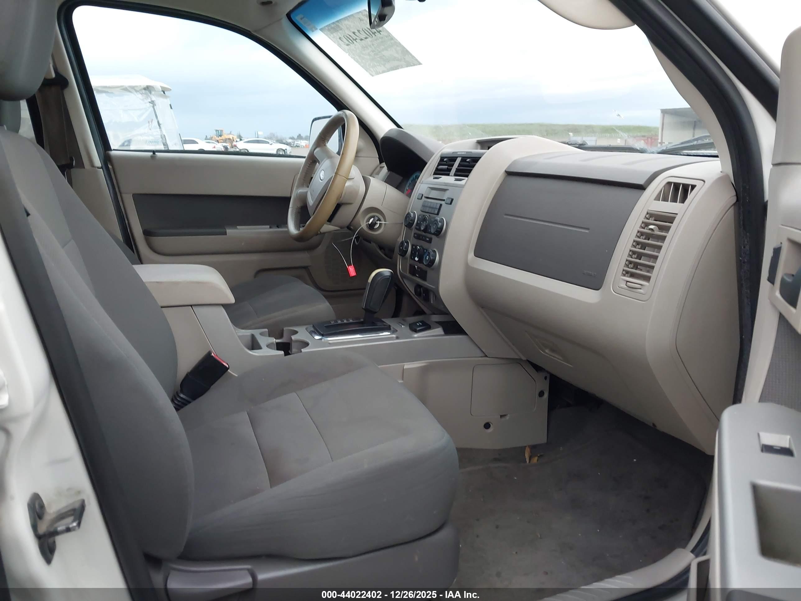 FORD ESCAPE image 5