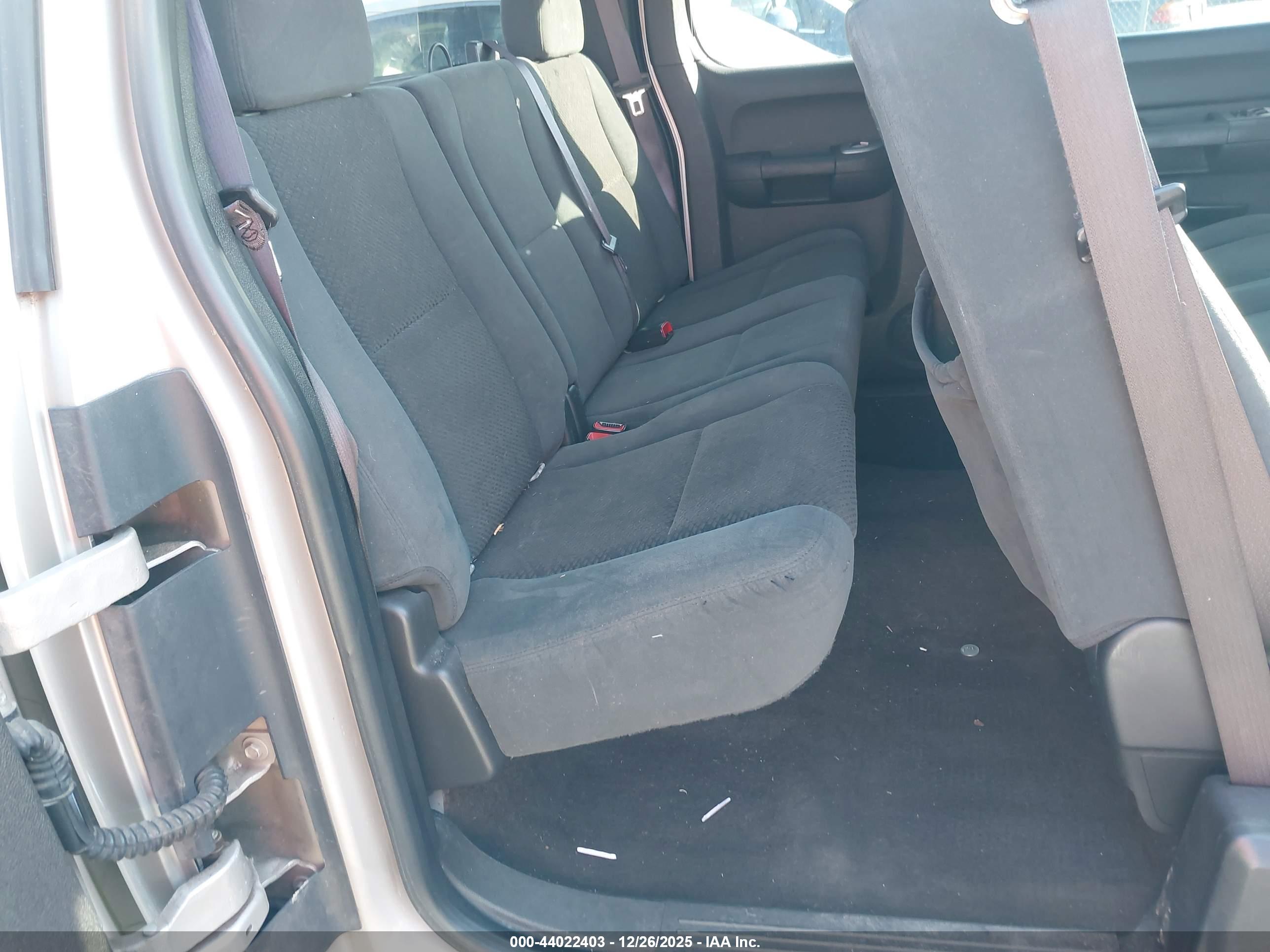 CHEVROLET SILVERADO image 8