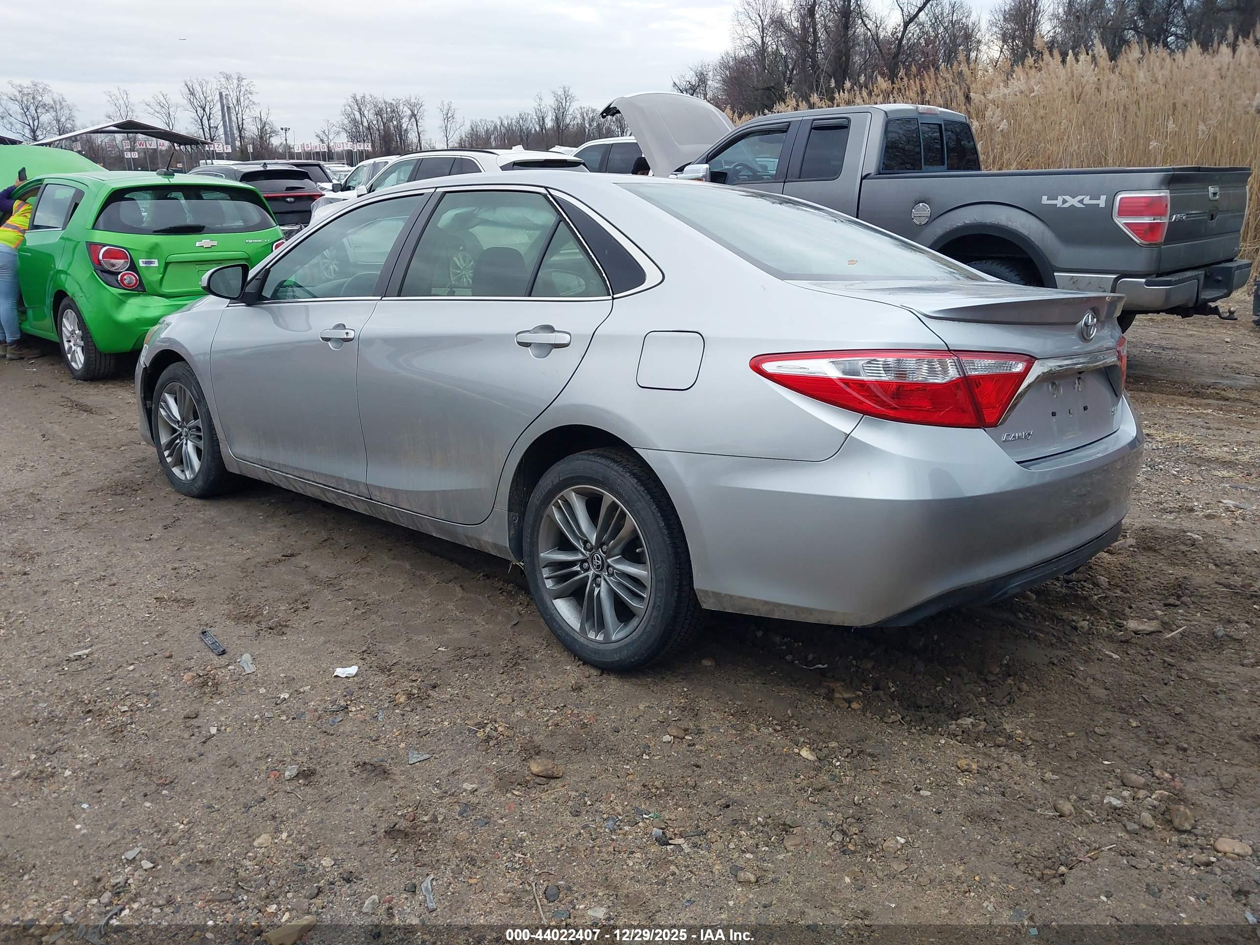 TOYOTA CAMRY image 3