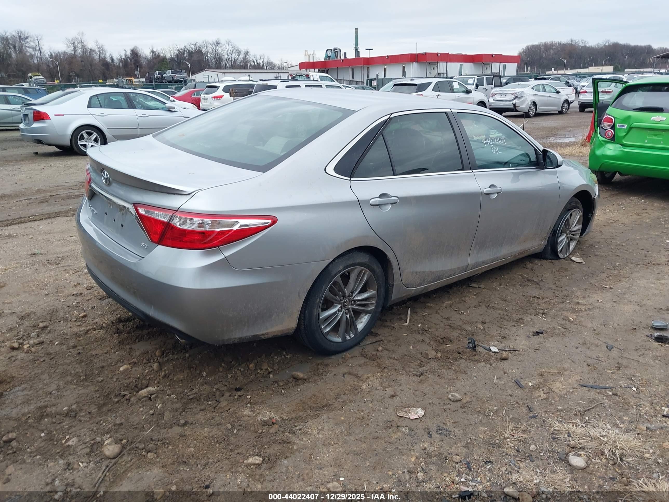 TOYOTA CAMRY image 4