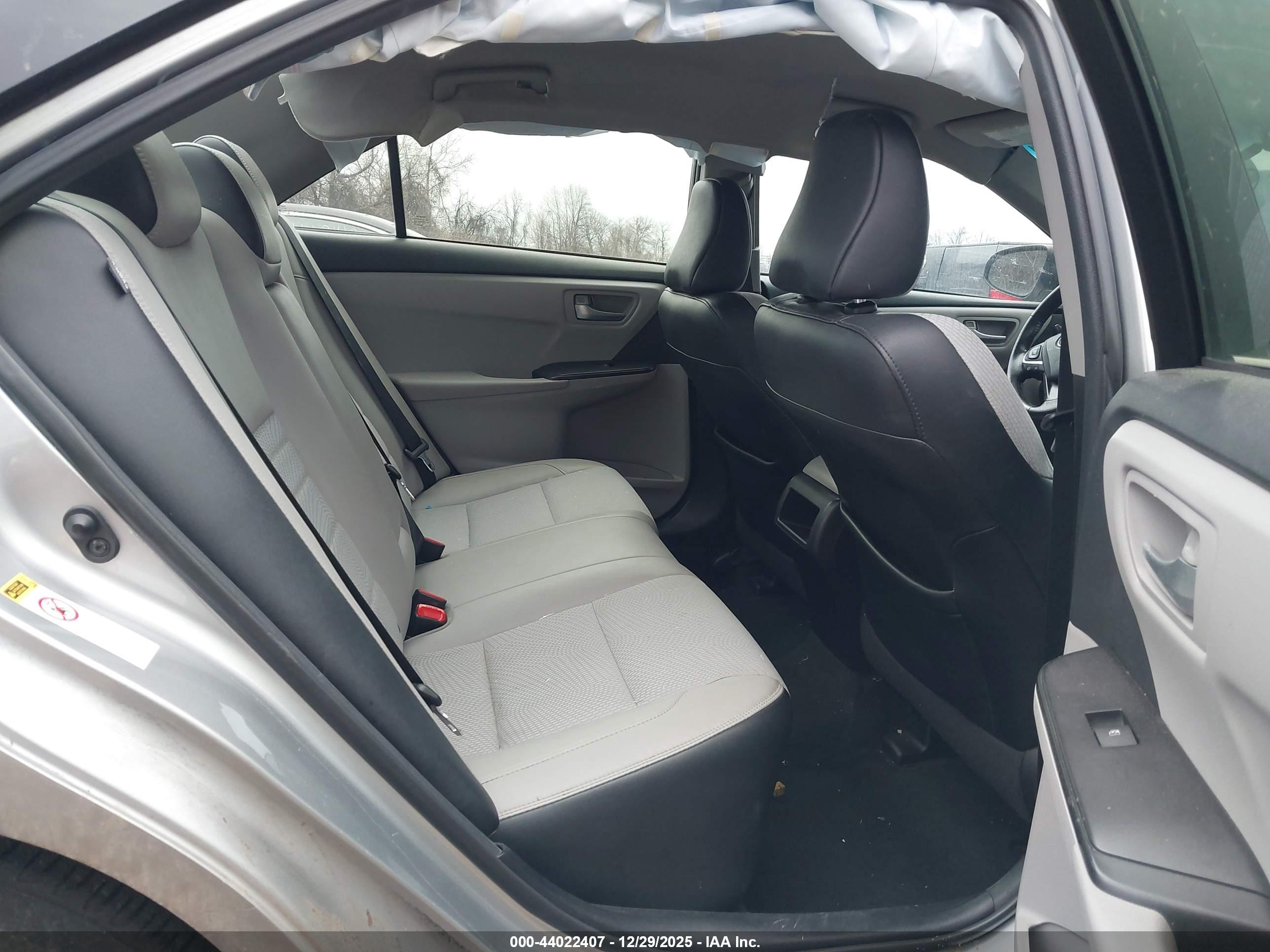 TOYOTA CAMRY image 8