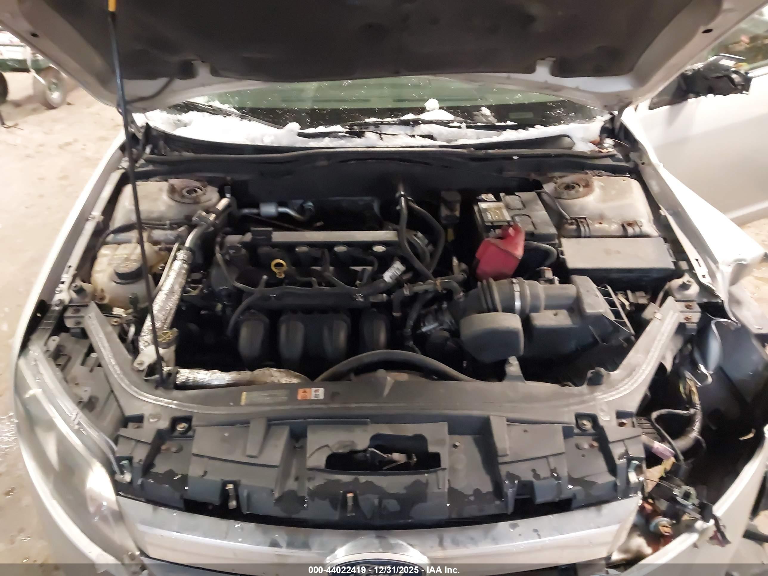 FORD FUSION image 10