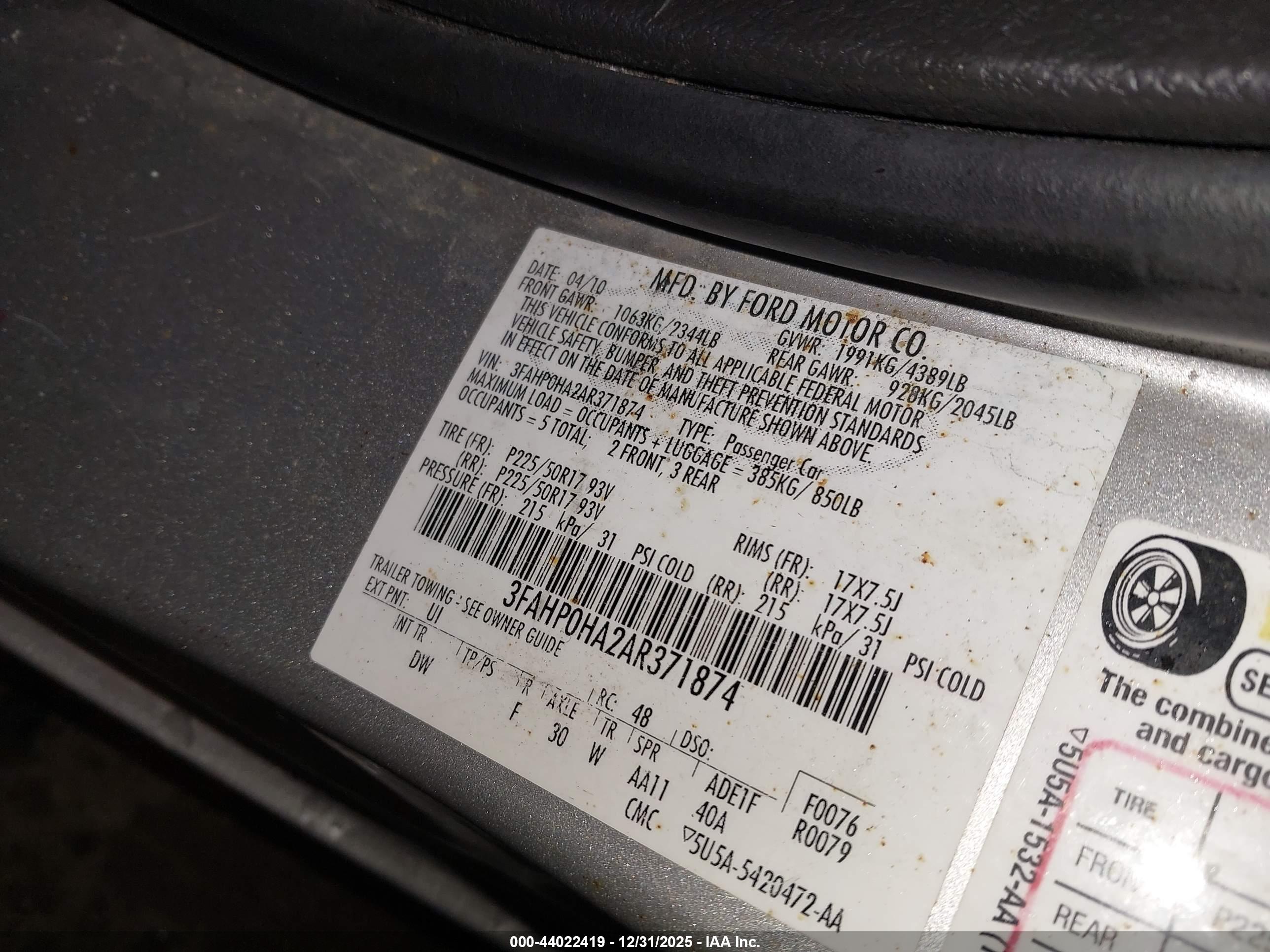 FORD FUSION image 9