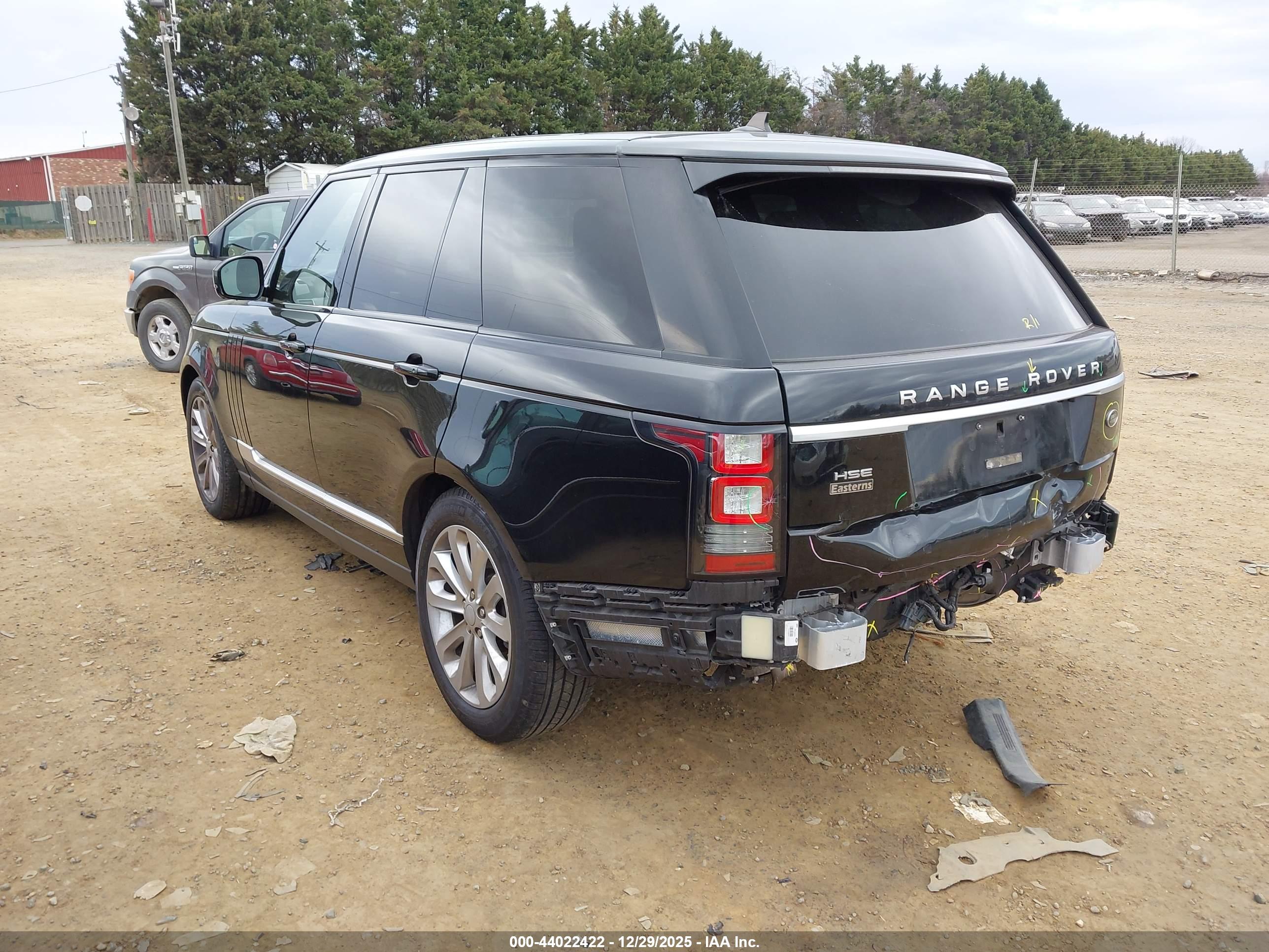 LAND ROVER image 3