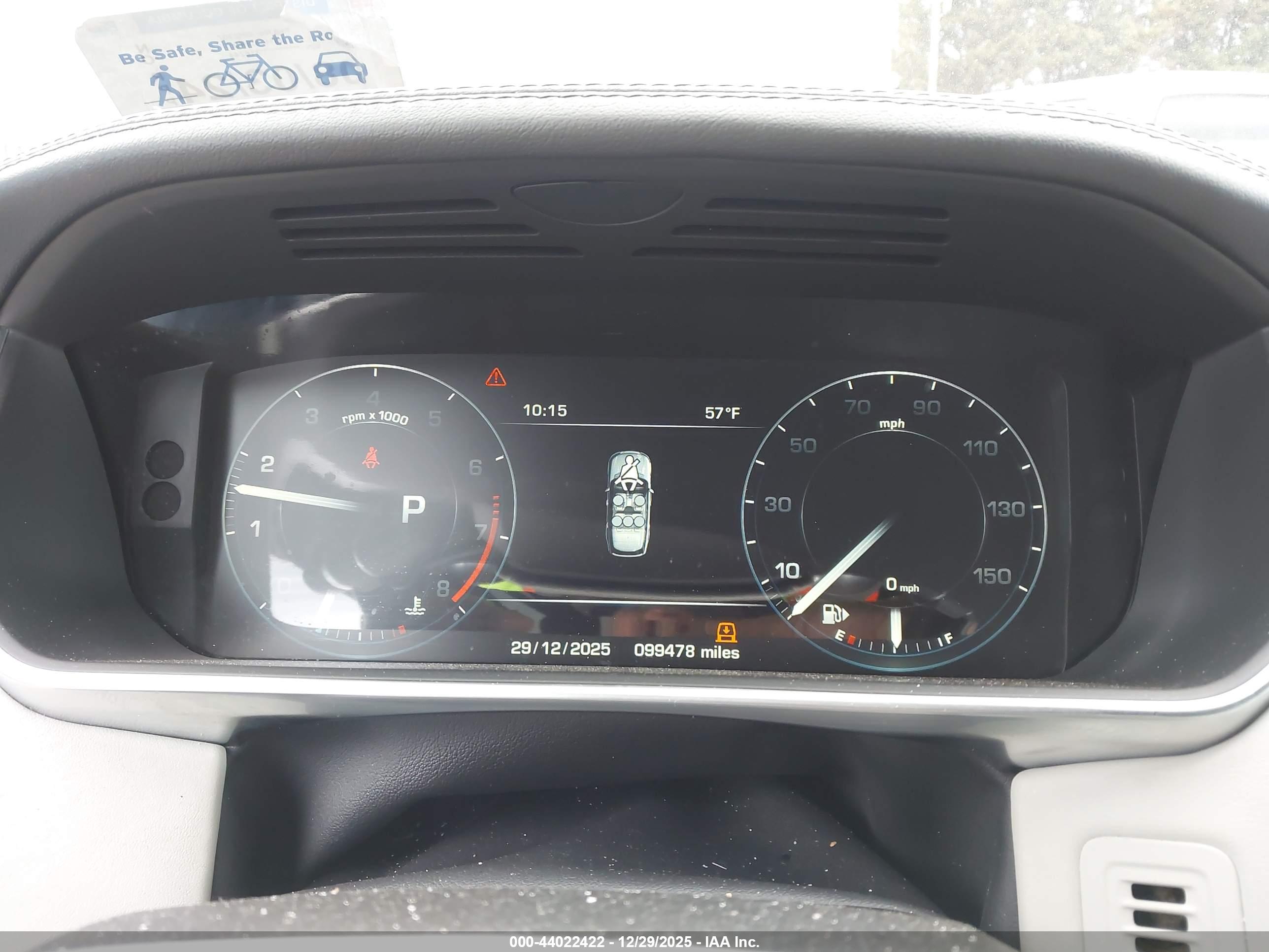 LAND ROVER image 7