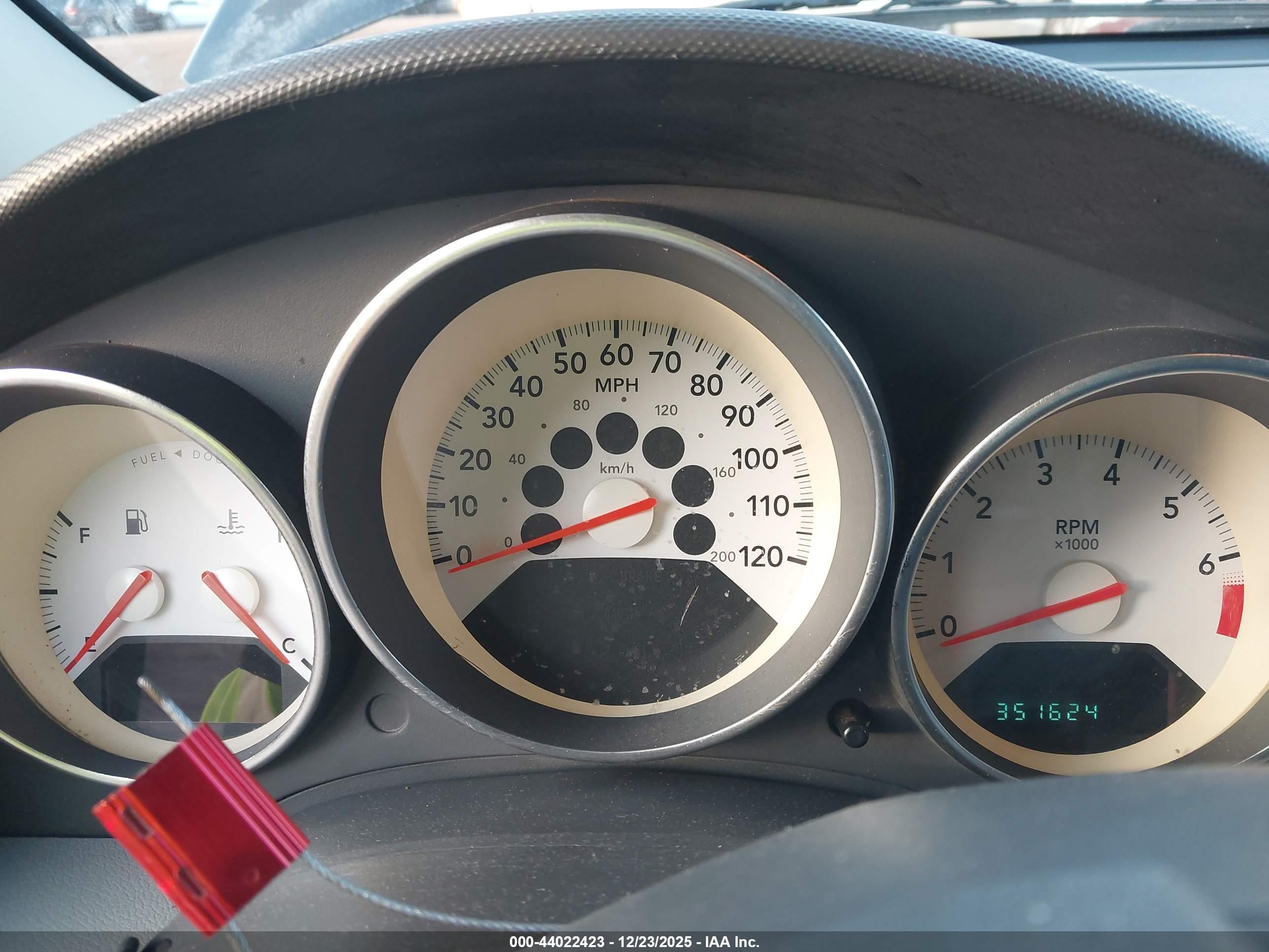 DODGE CALIBER image 7