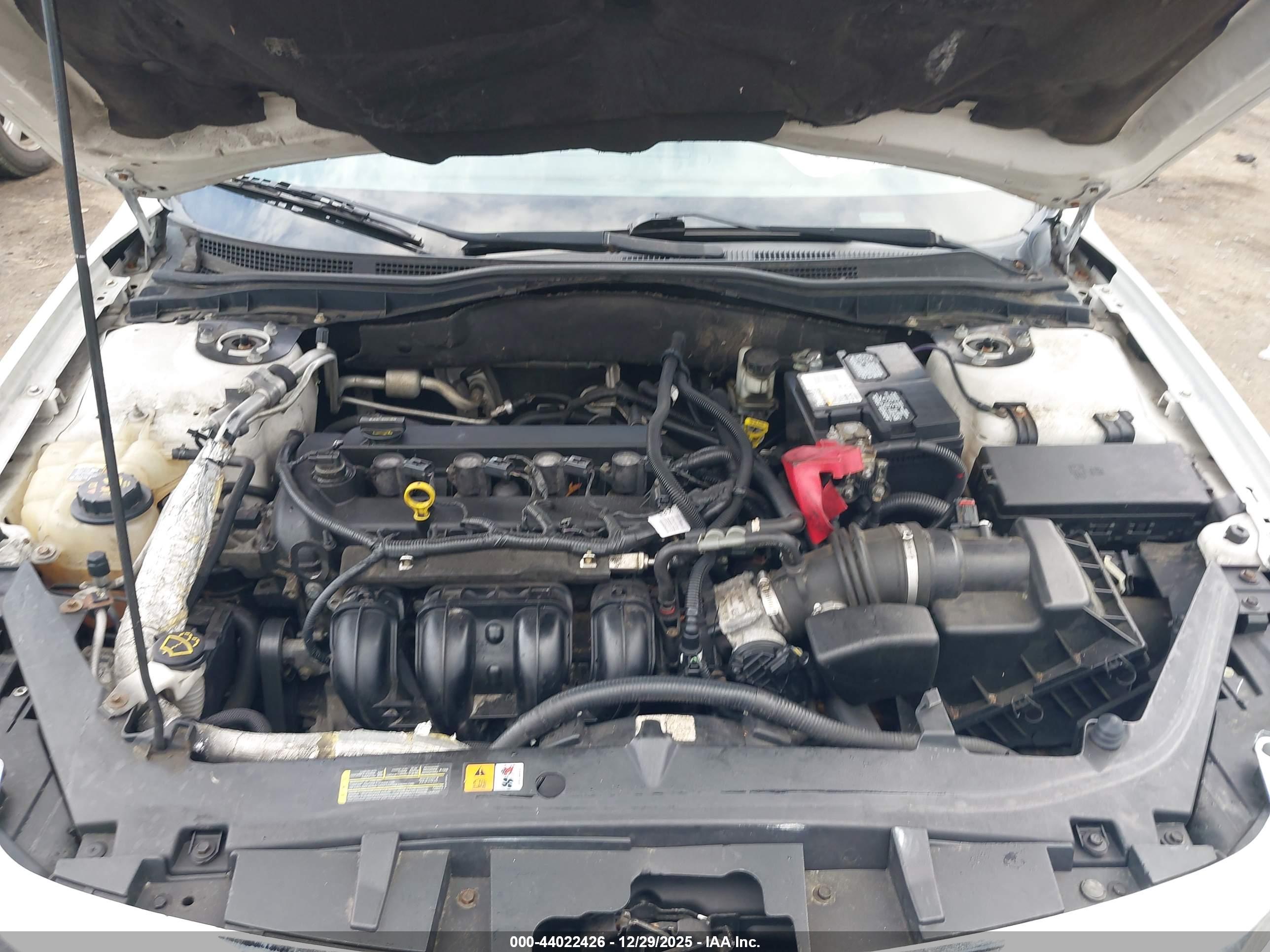 FORD FUSION image 10