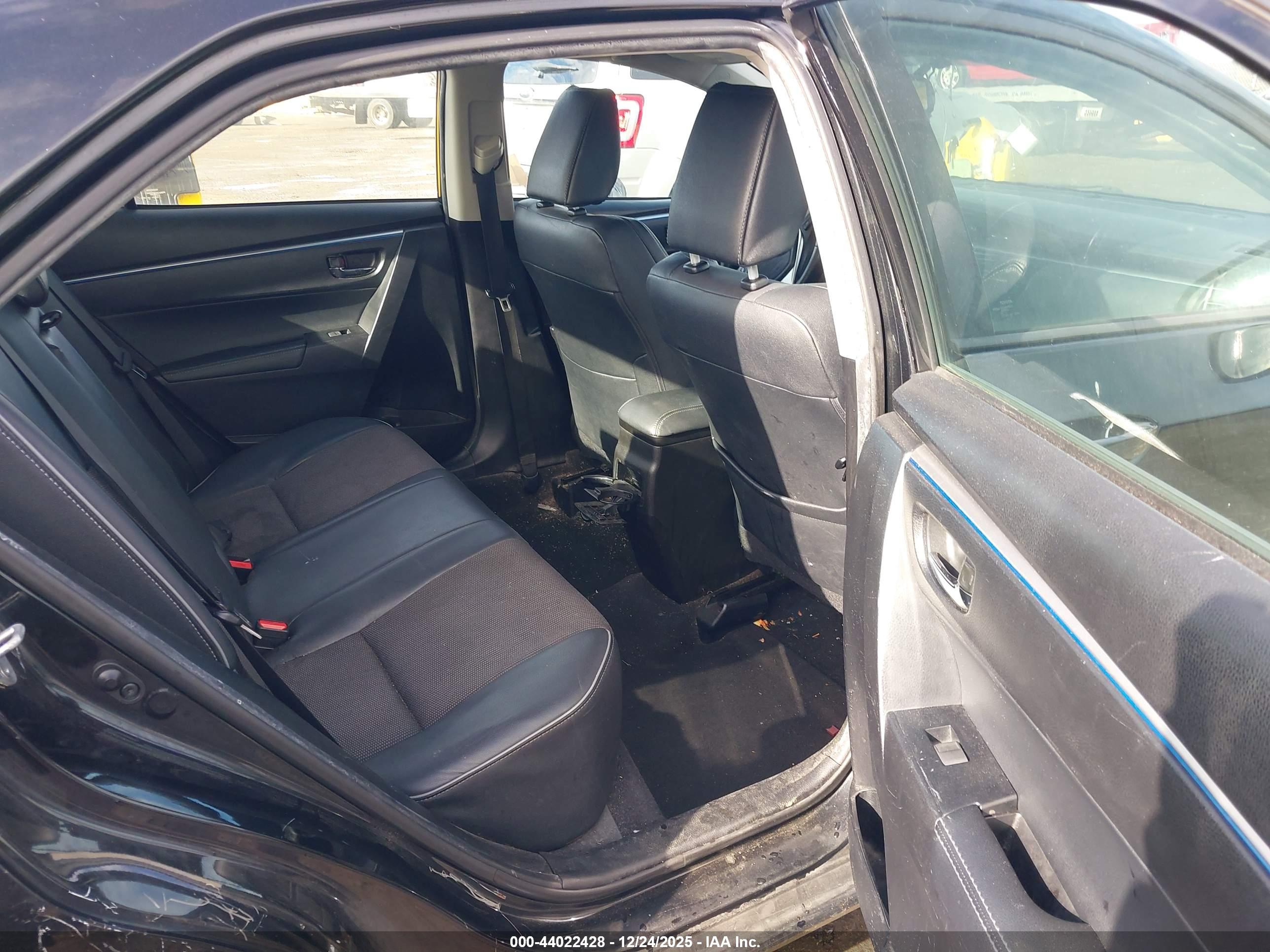 TOYOTA COROLLA image 8