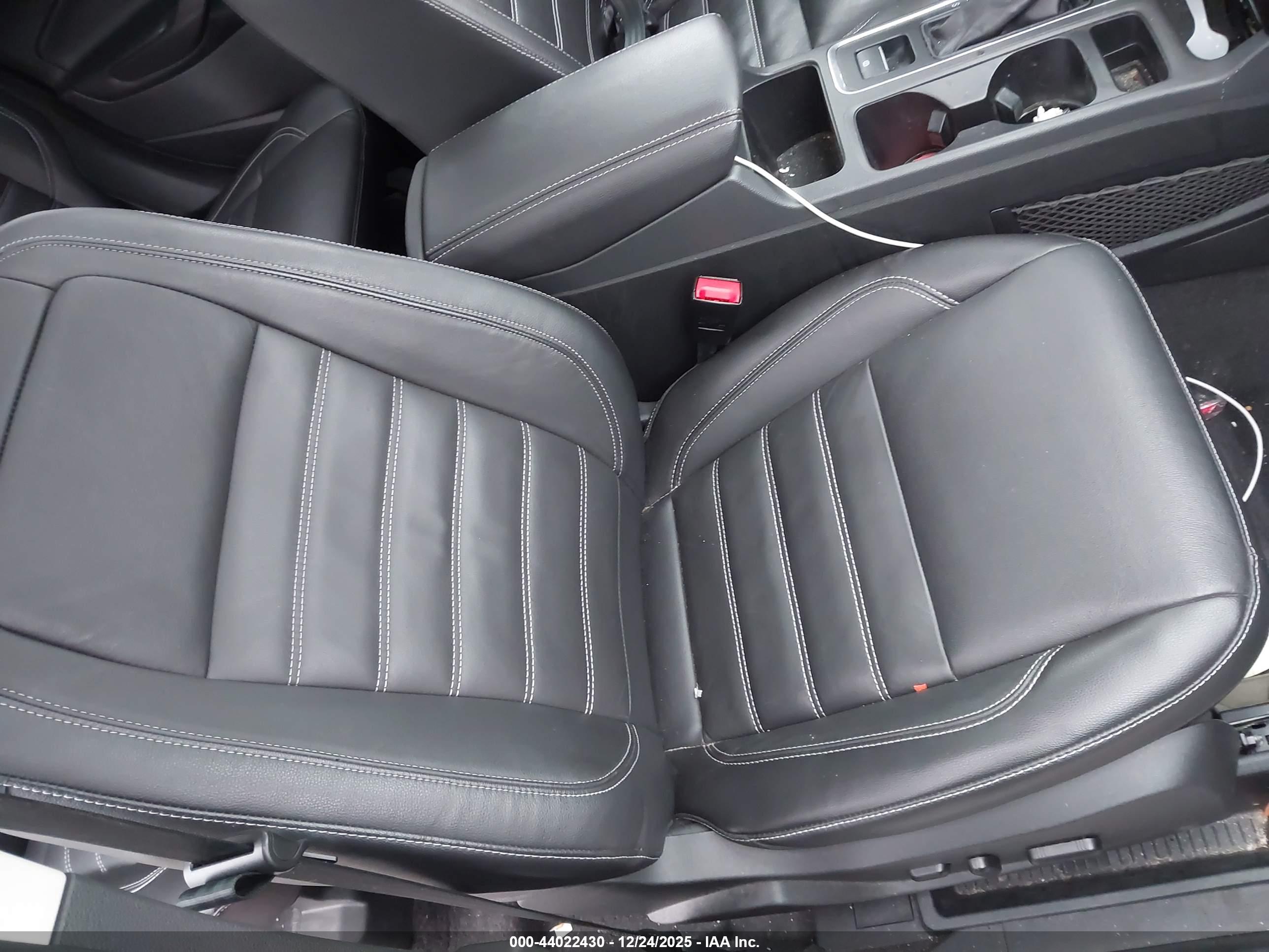 FORD ESCAPE image 5