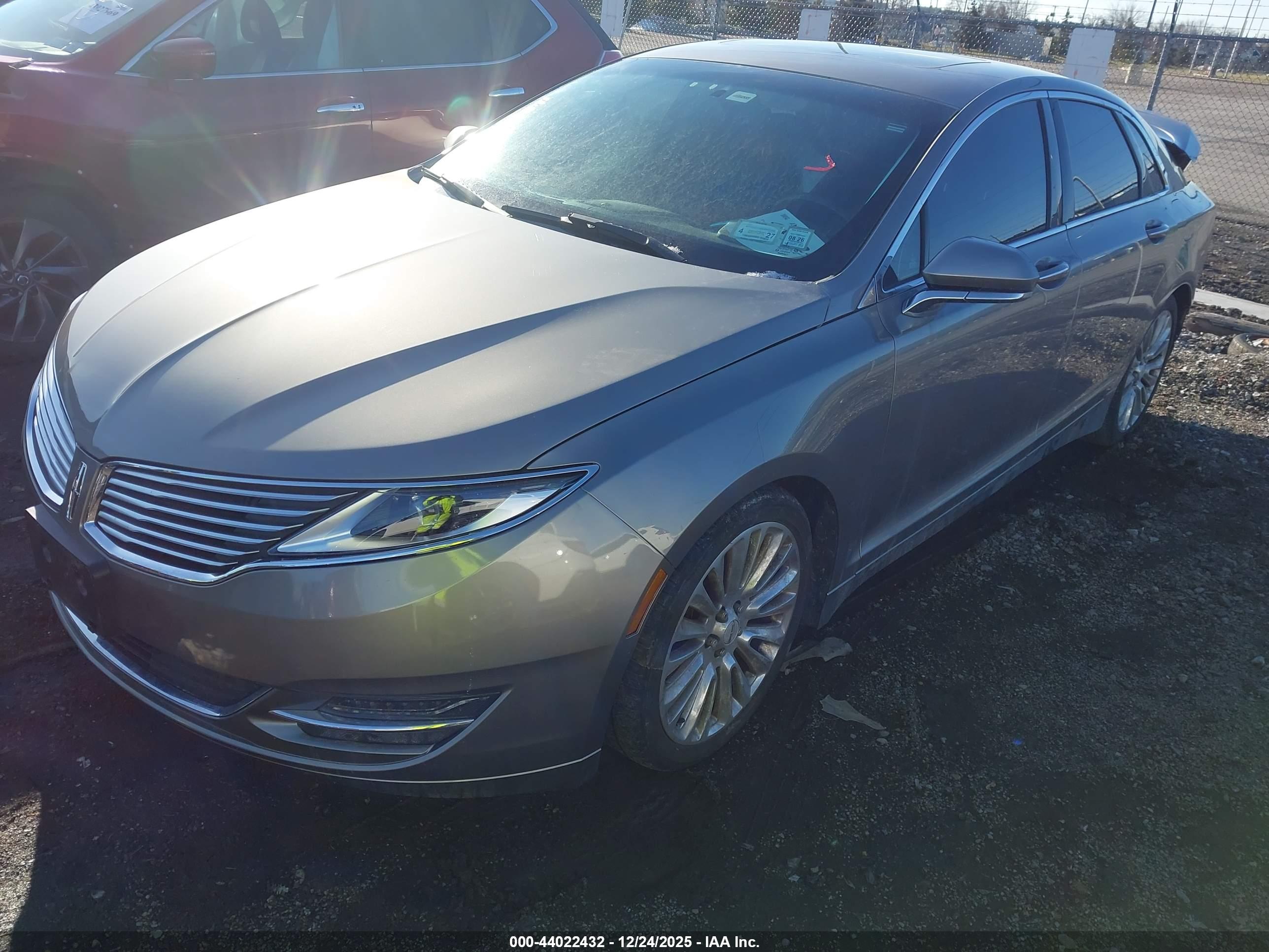 LINCOLN MKZ image 2