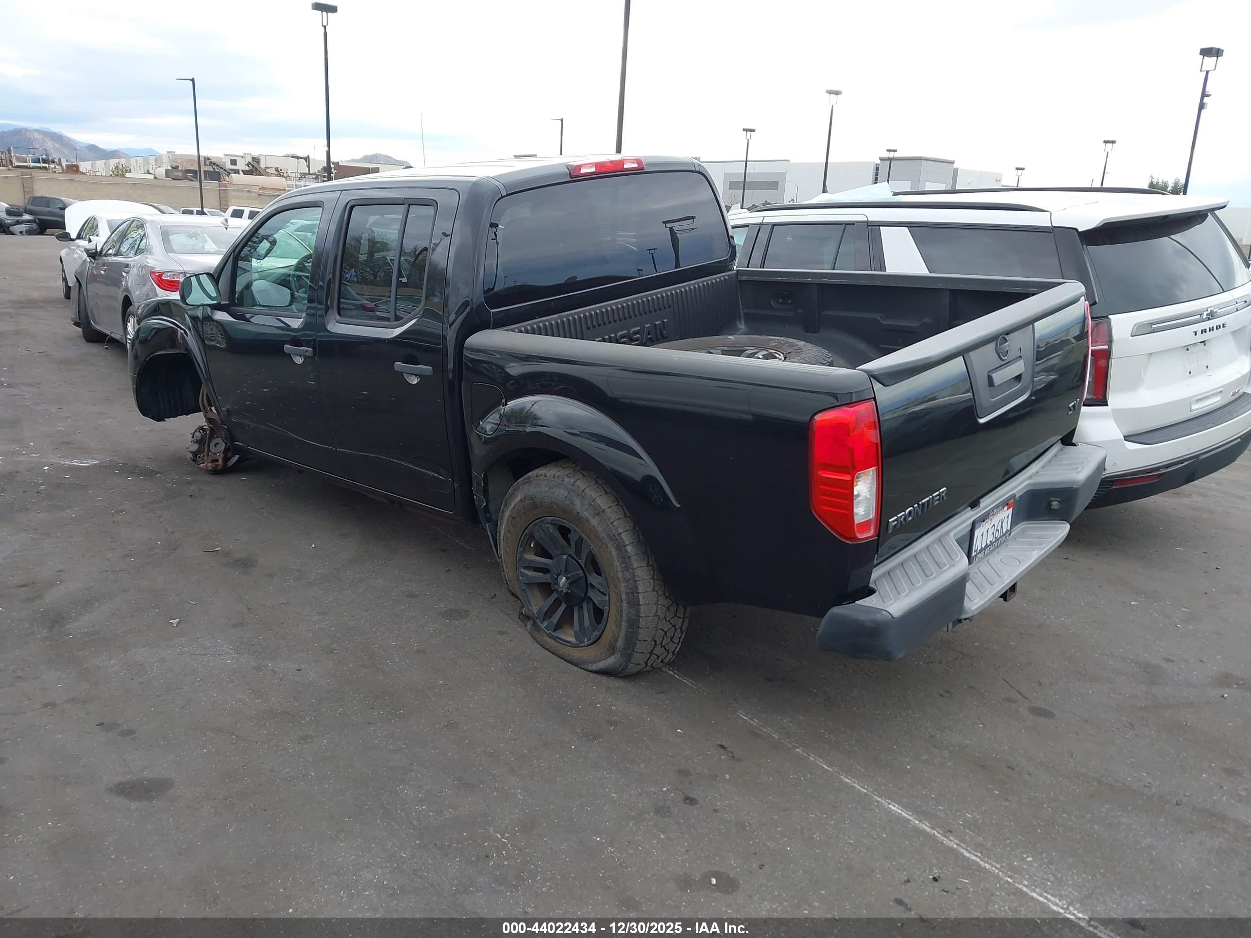 NISSAN FRONTIER image 3