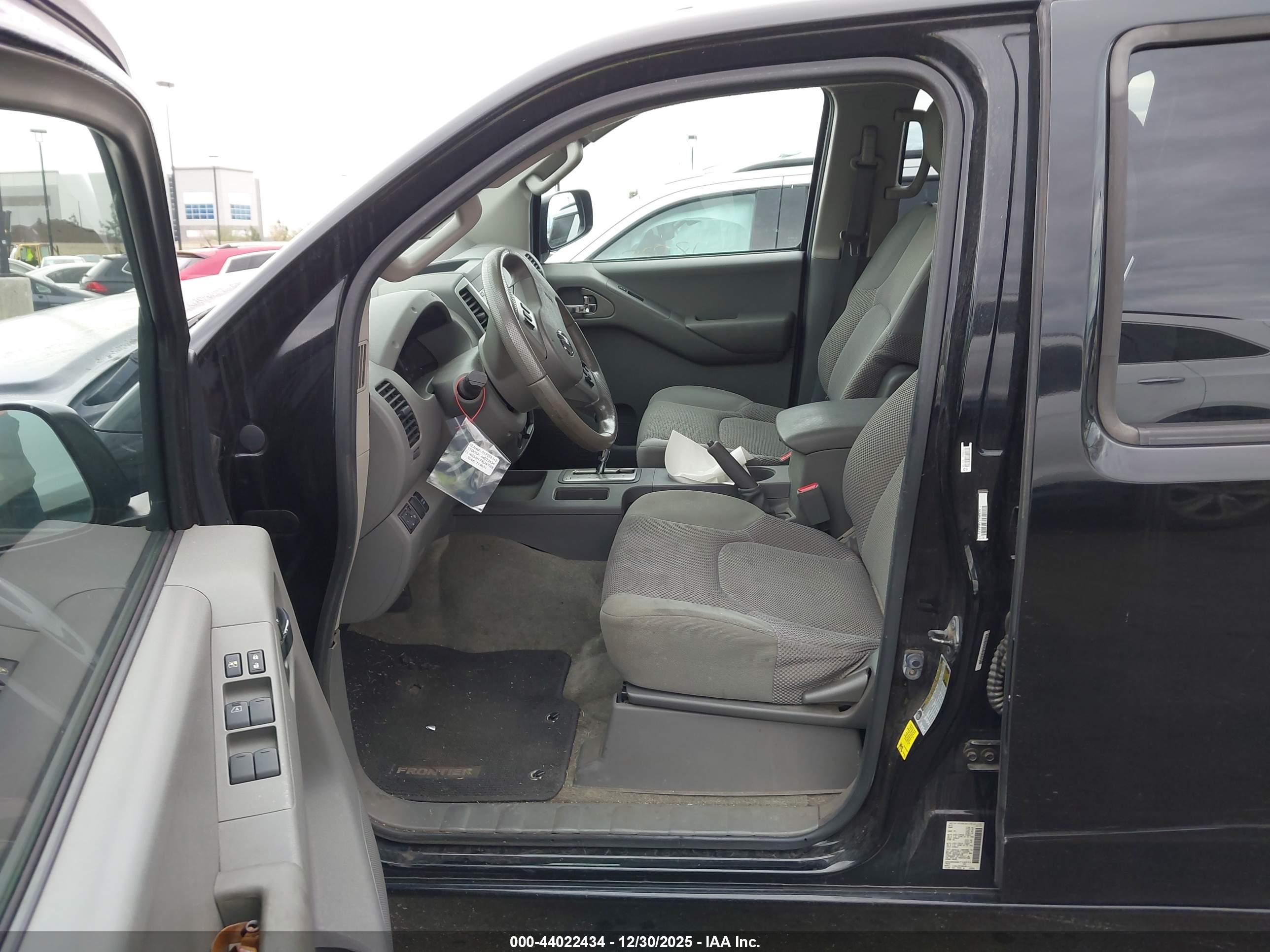 NISSAN FRONTIER image 5