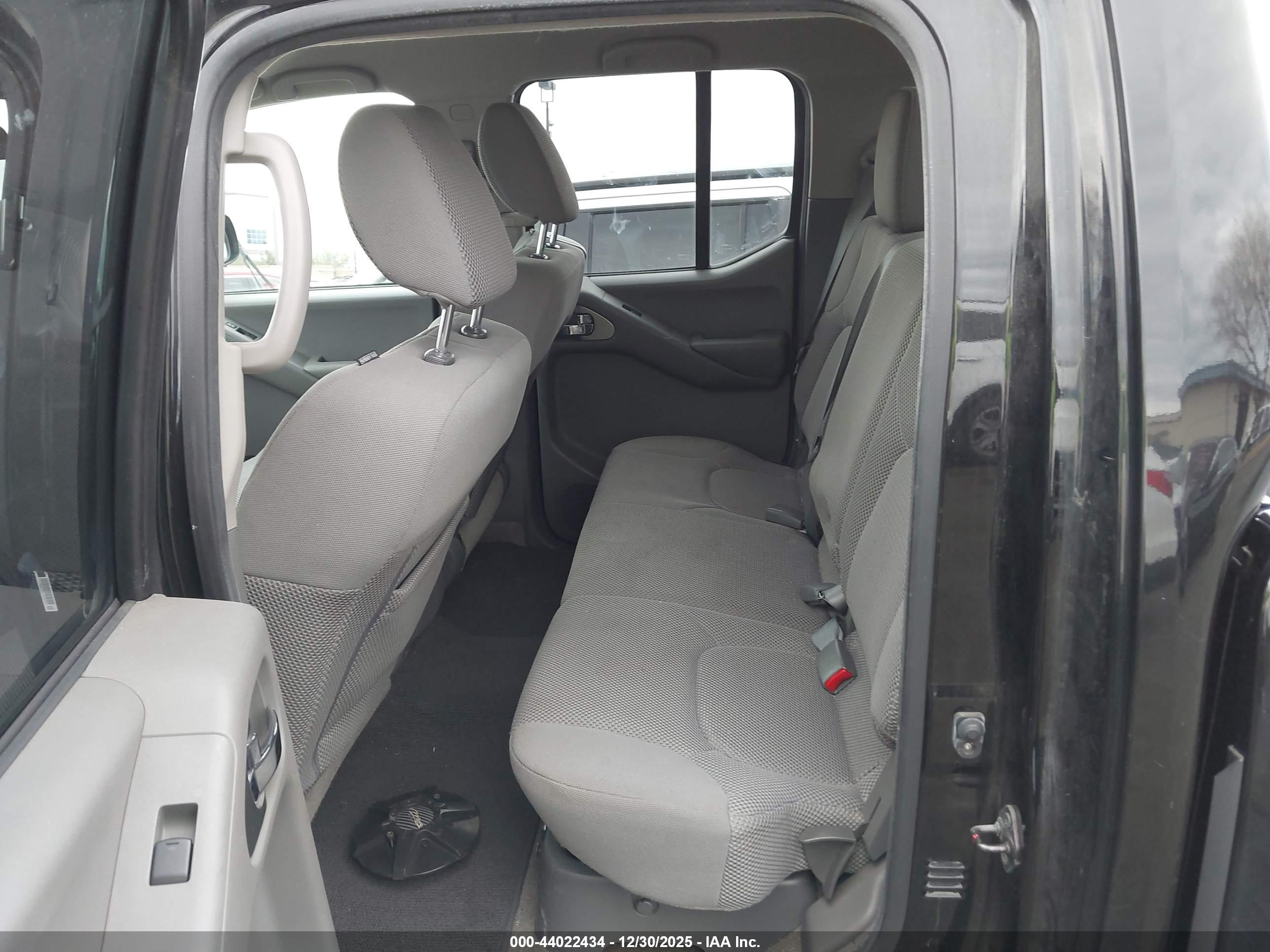 NISSAN FRONTIER image 8