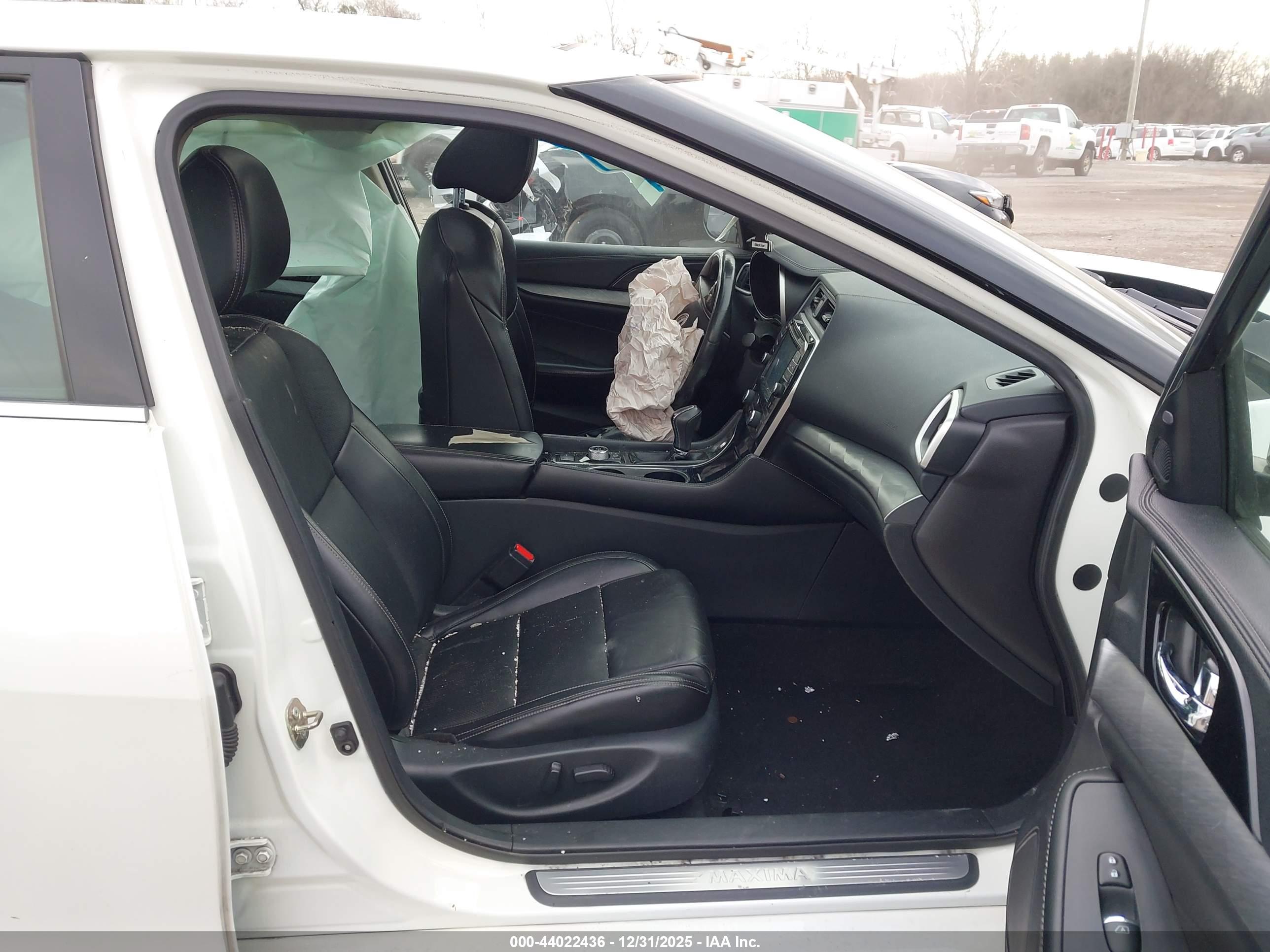 NISSAN MAXIMA image 5