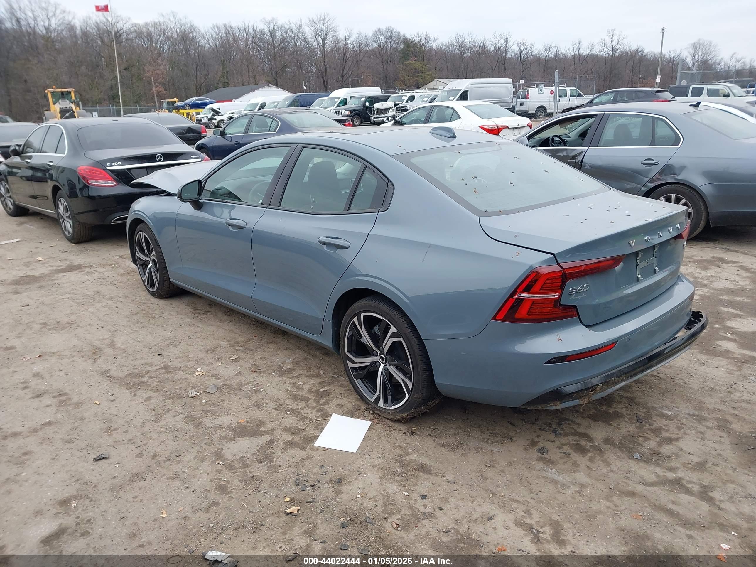 VOLVO S60 image 3