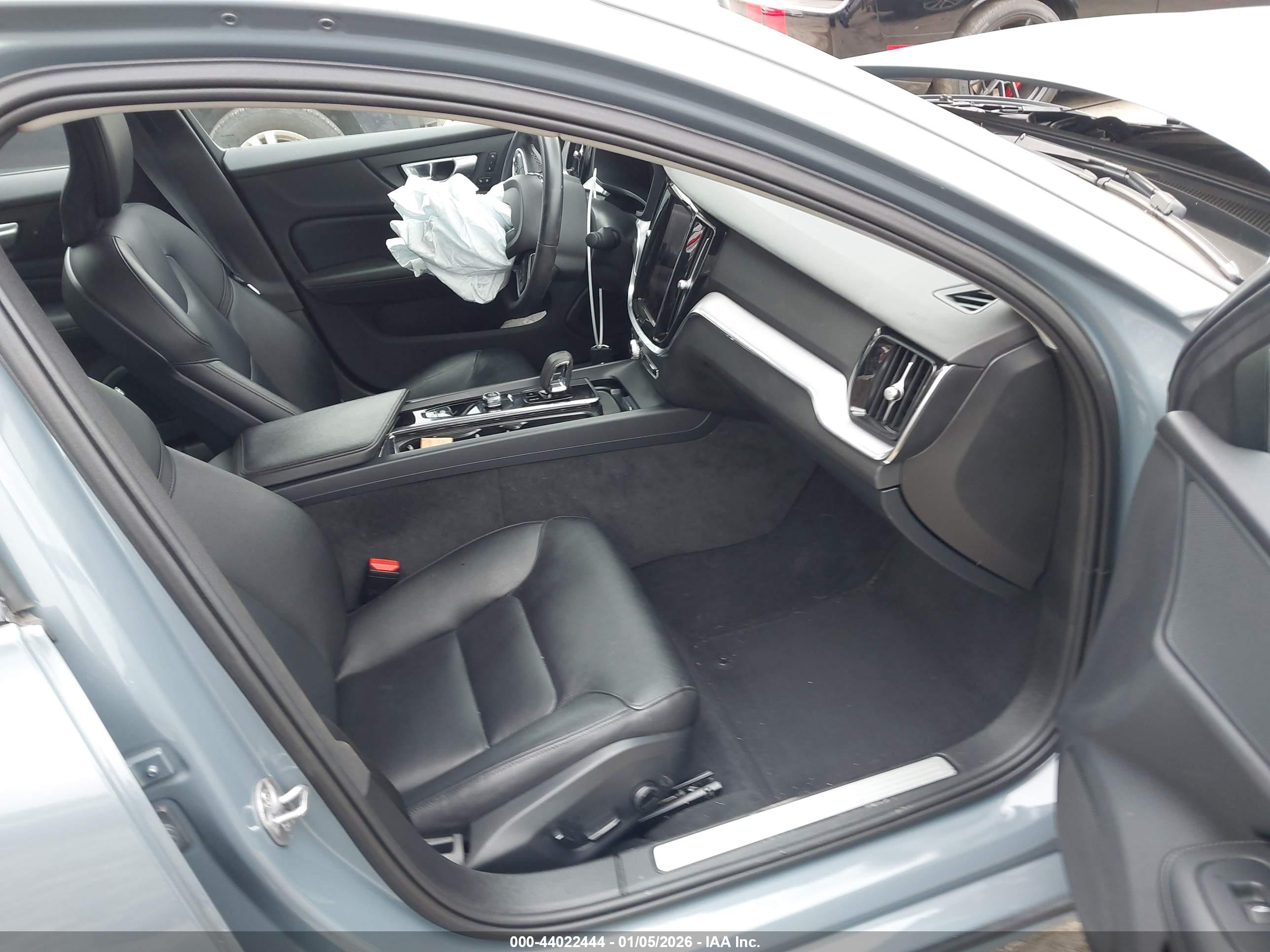 VOLVO S60 image 5