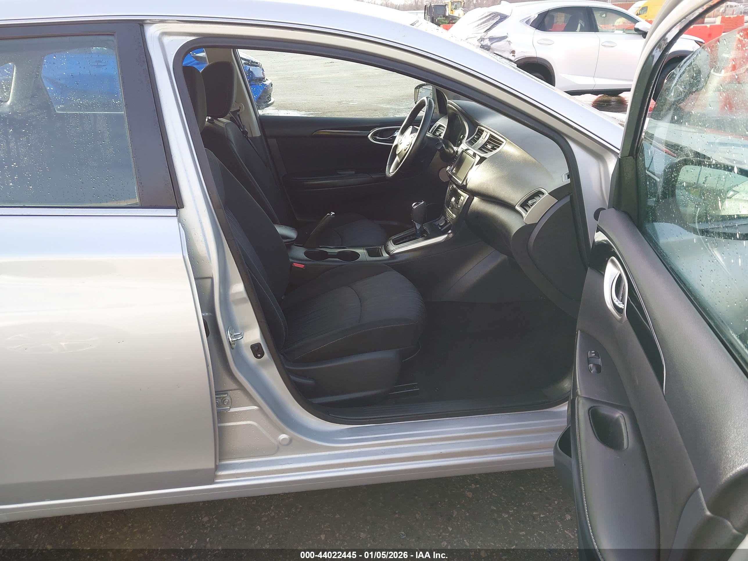 NISSAN SENTRA image 5