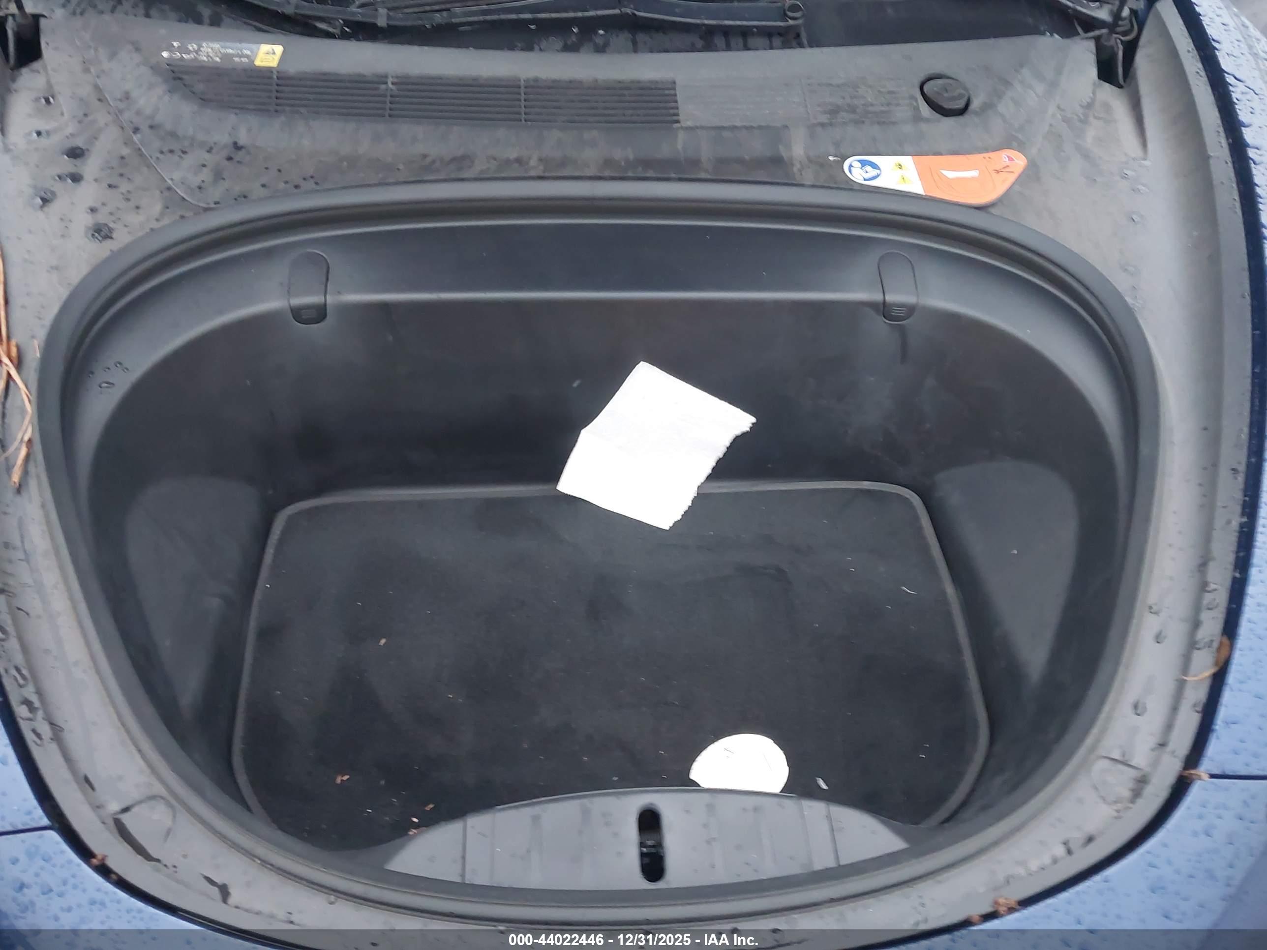 TESLA MODEL image 10