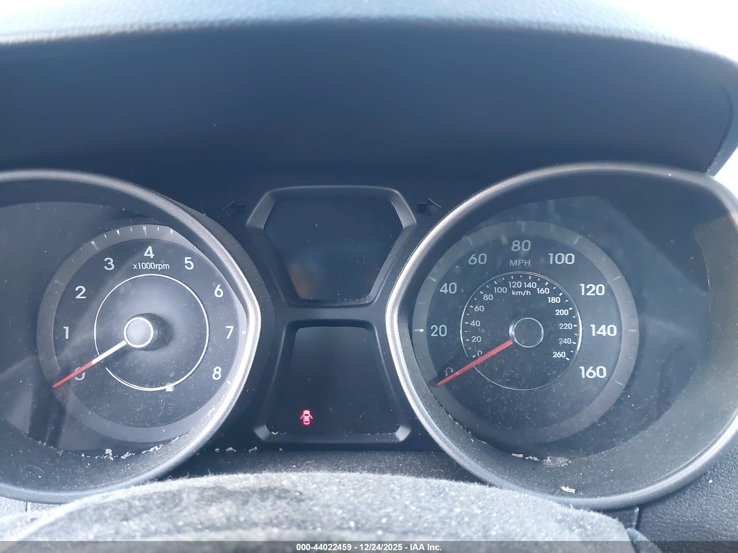 HYUNDAI ELANTRA image 7