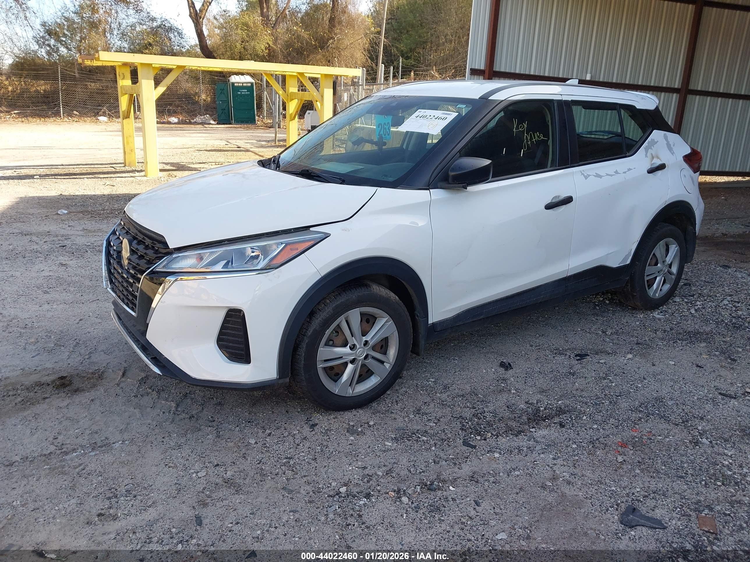 NISSAN KICKS image 2
