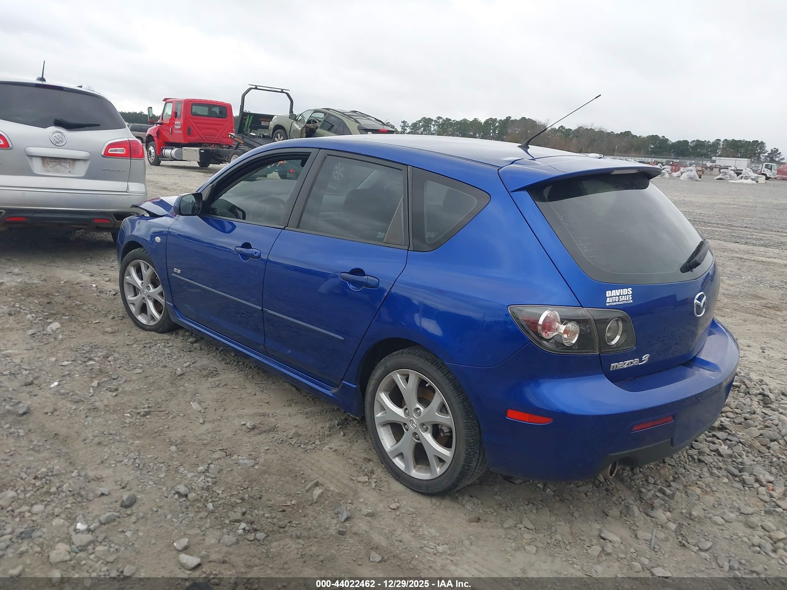 MAZDA MAZDA3 image 3