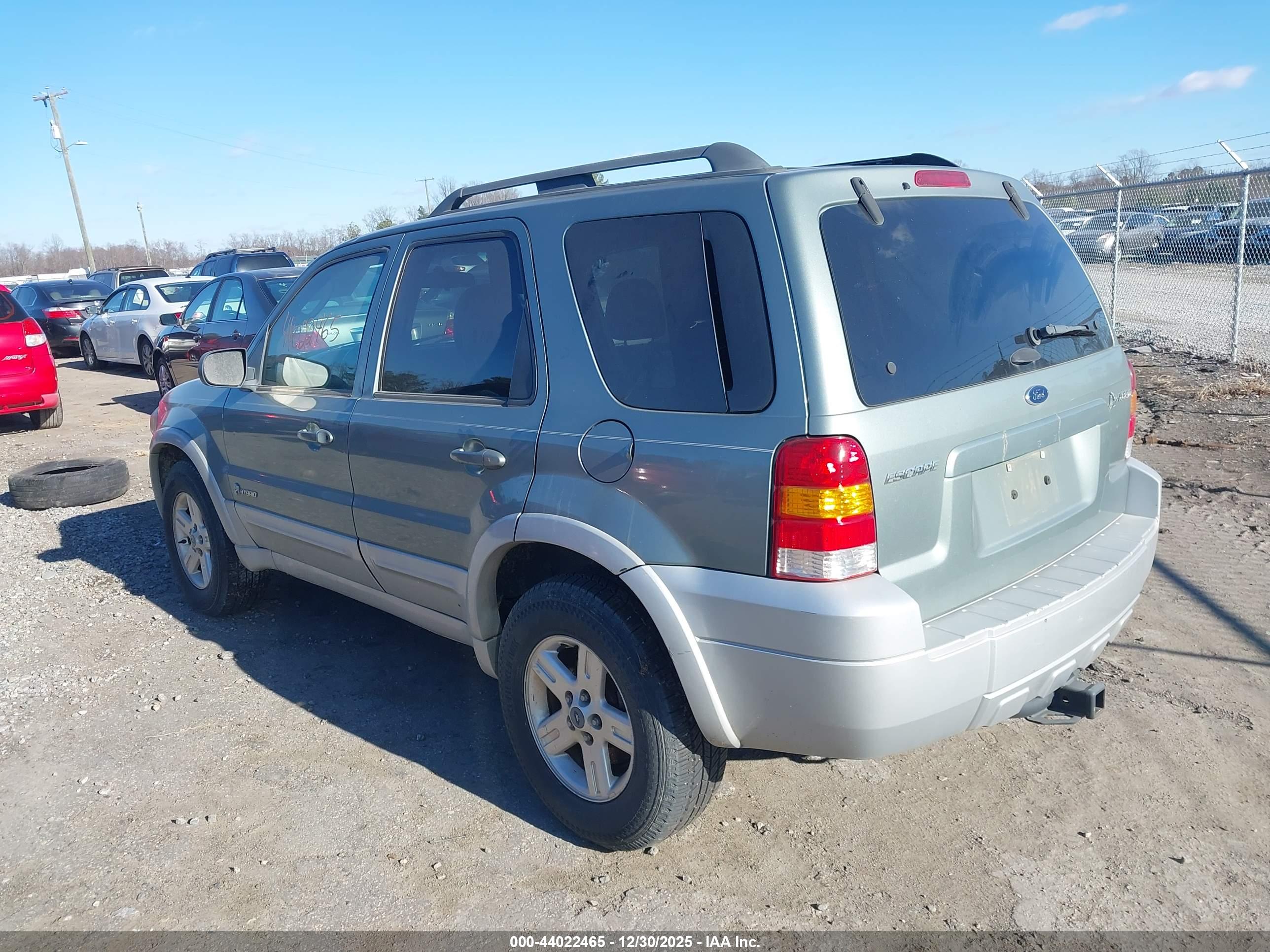 FORD ESCAPE image 3