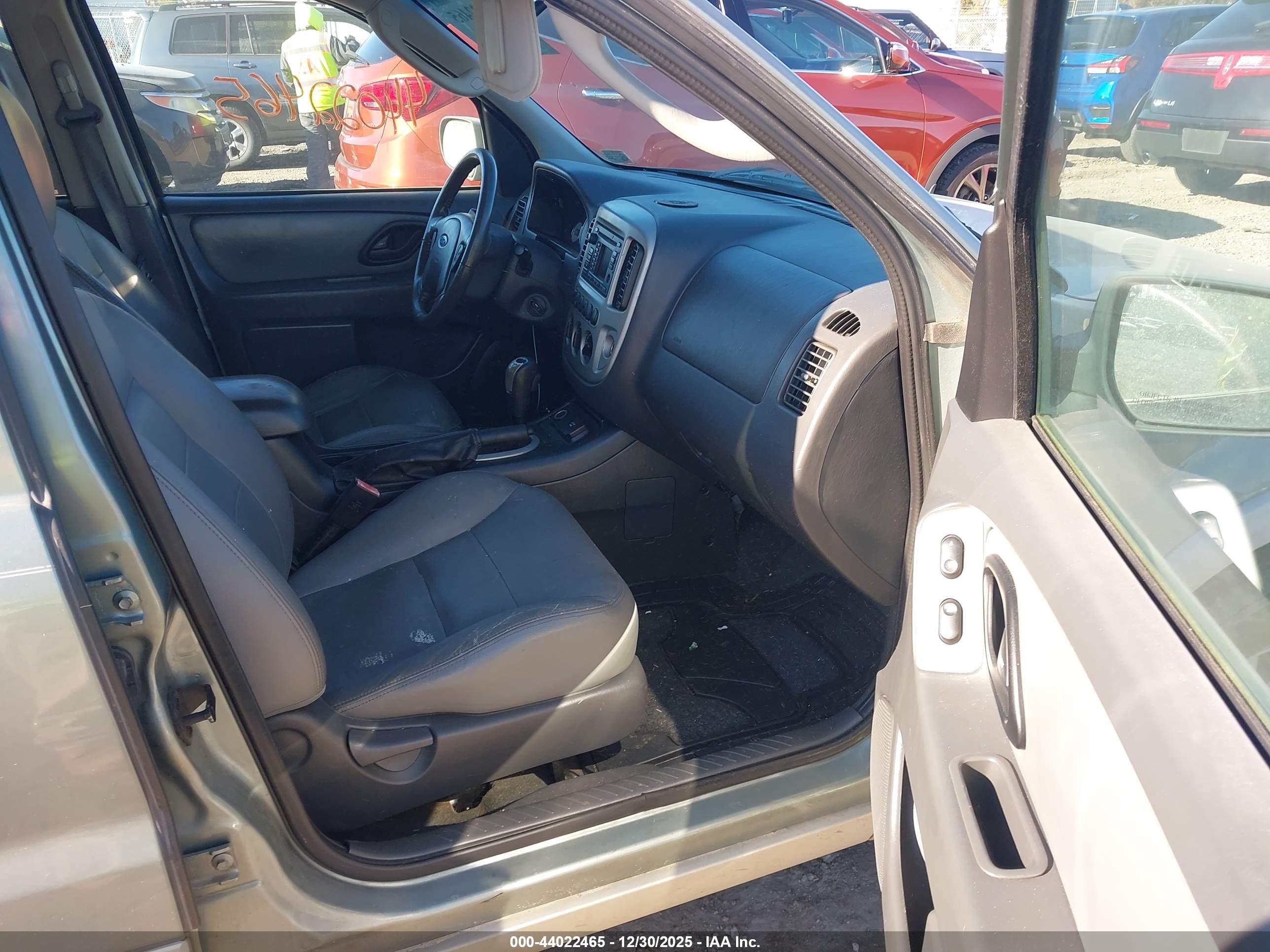 FORD ESCAPE image 5