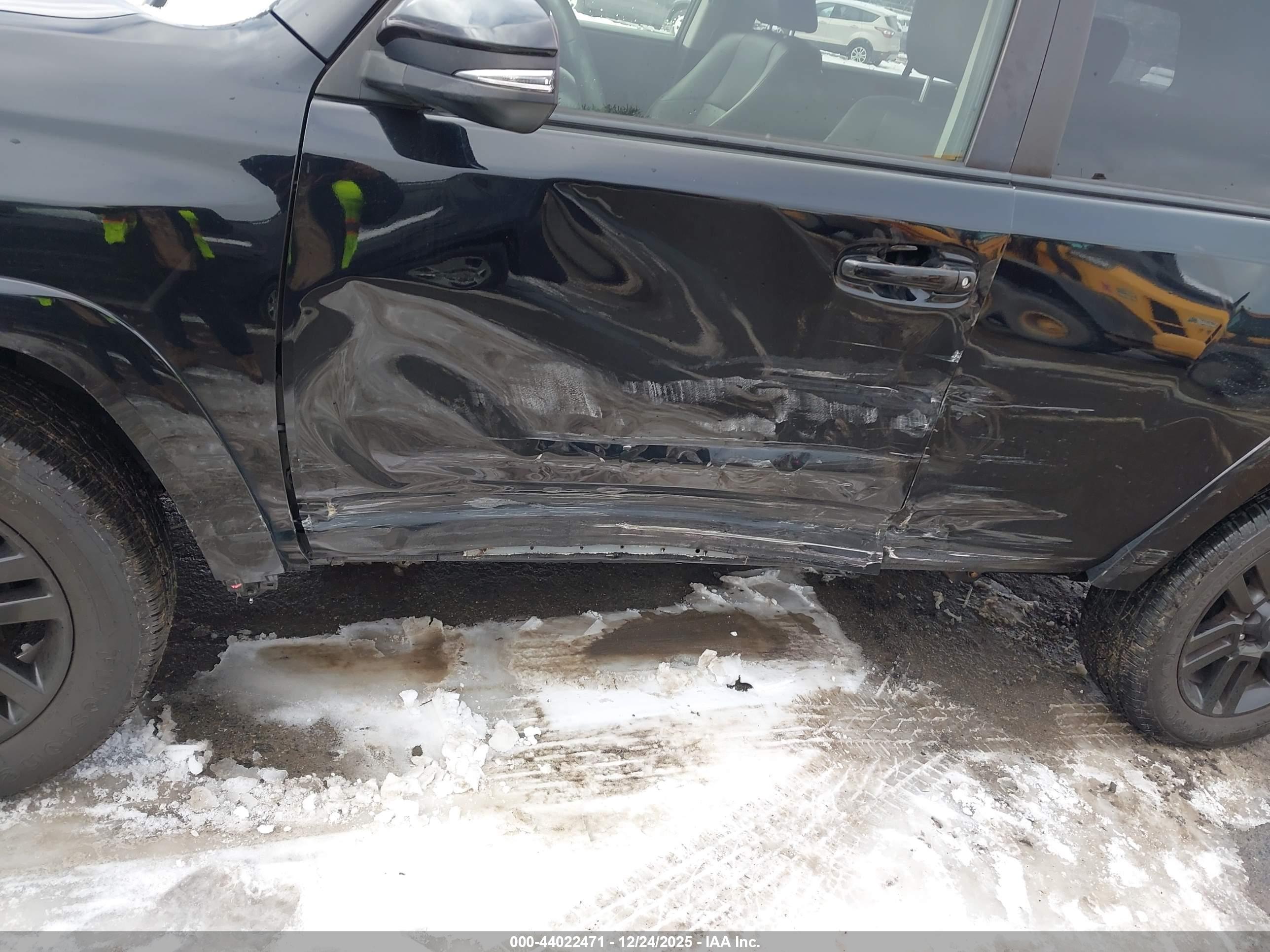 TOYOTA 4RUNNER image 6