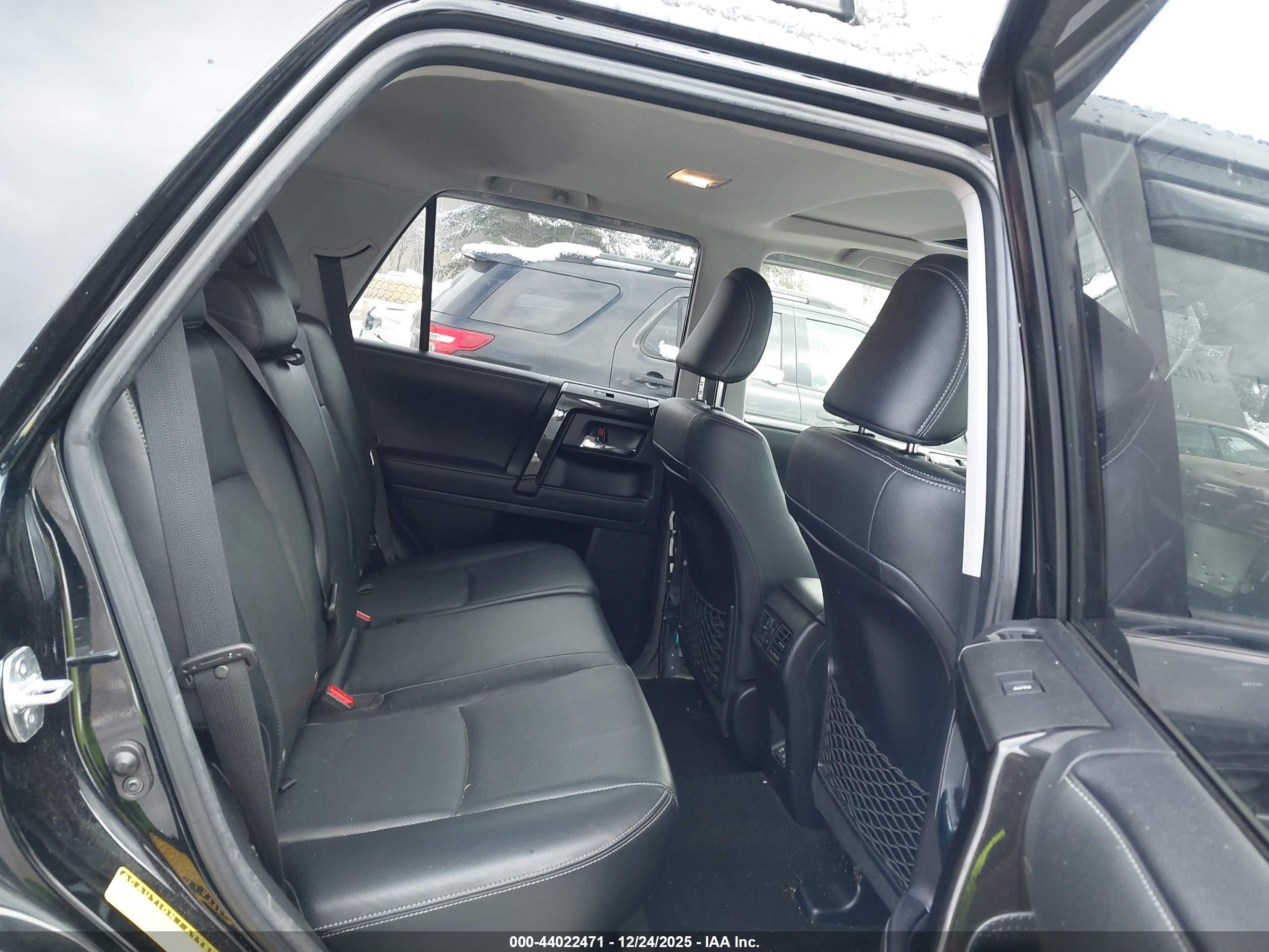 TOYOTA 4RUNNER image 8