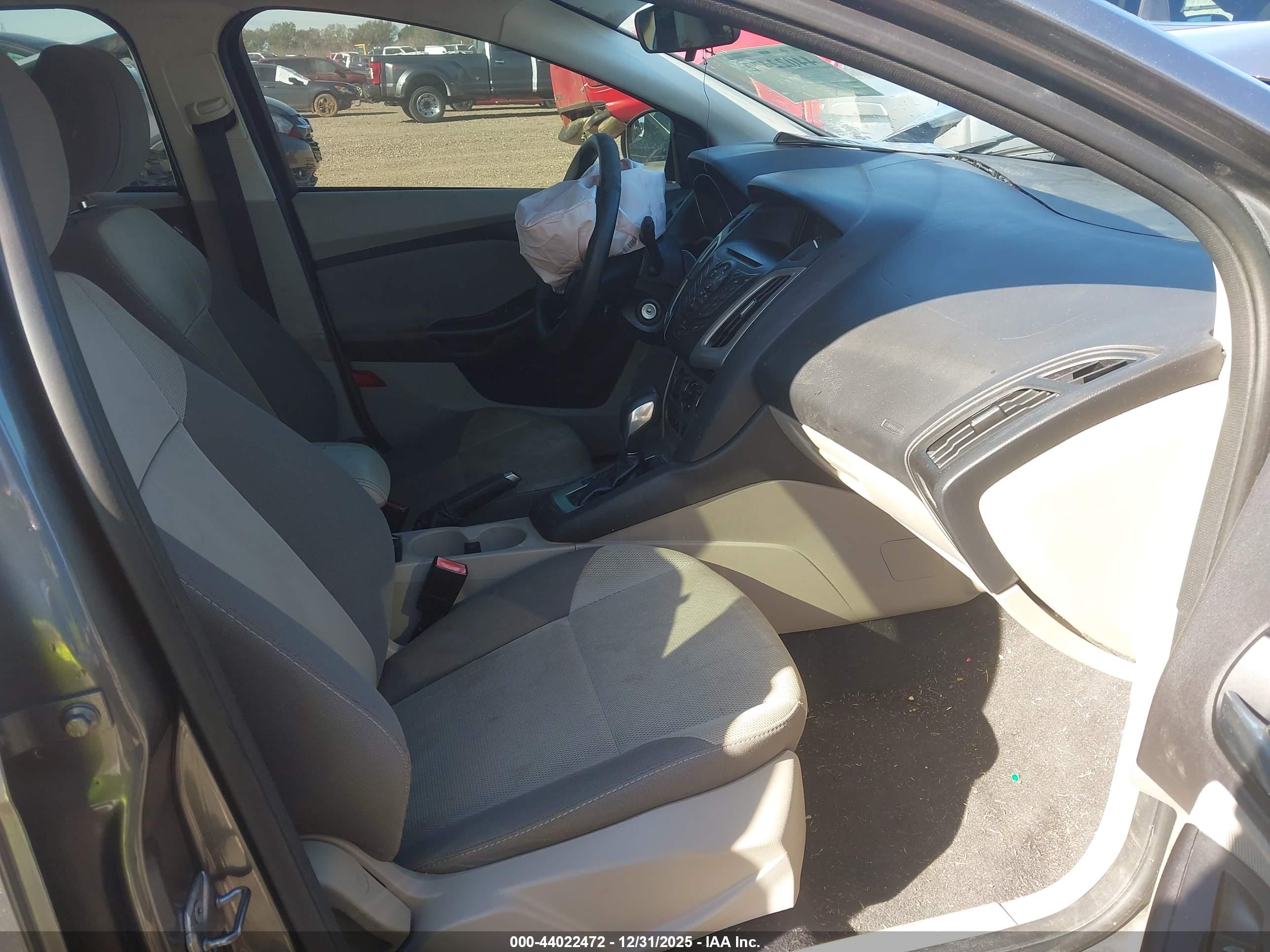 FORD FOCUS image 5