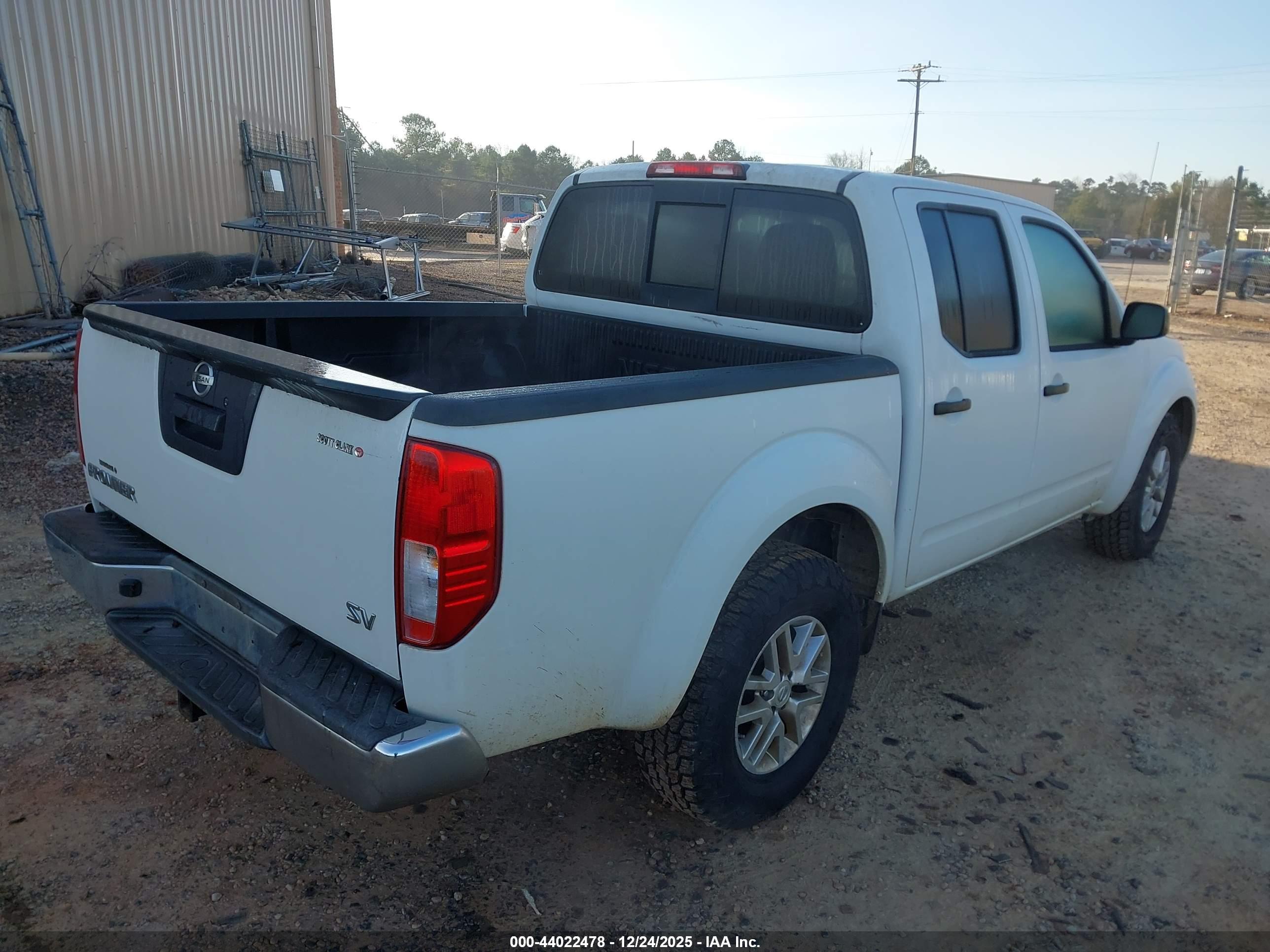 NISSAN FRONTIER image 4