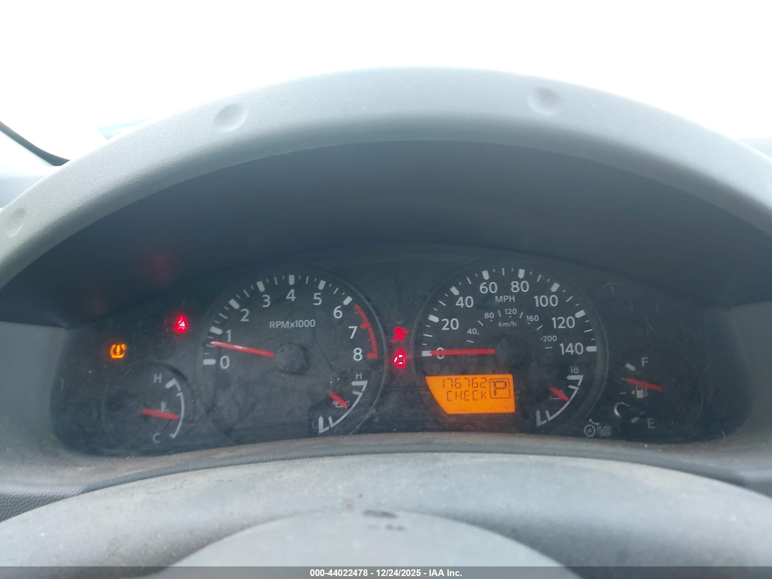 NISSAN FRONTIER image 7