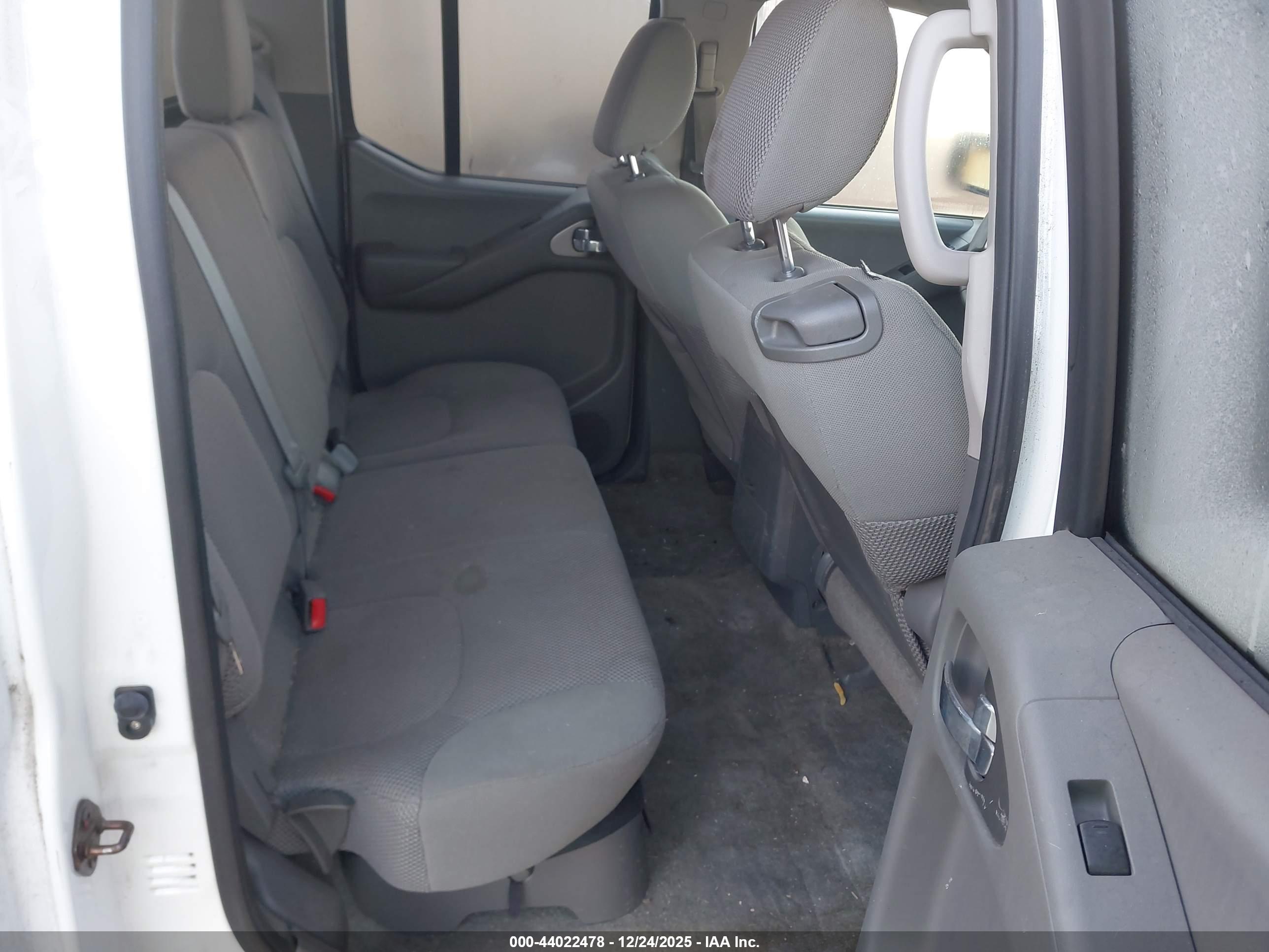 NISSAN FRONTIER image 8