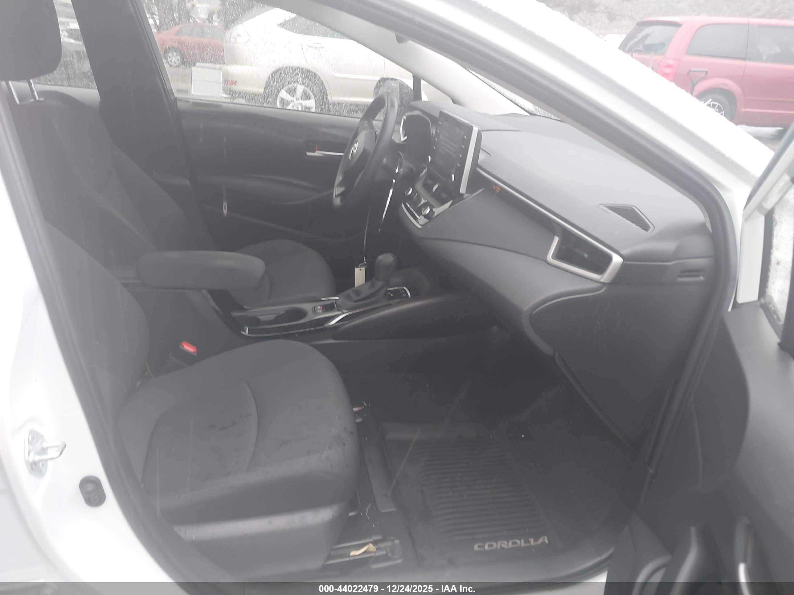 TOYOTA COROLLA image 5