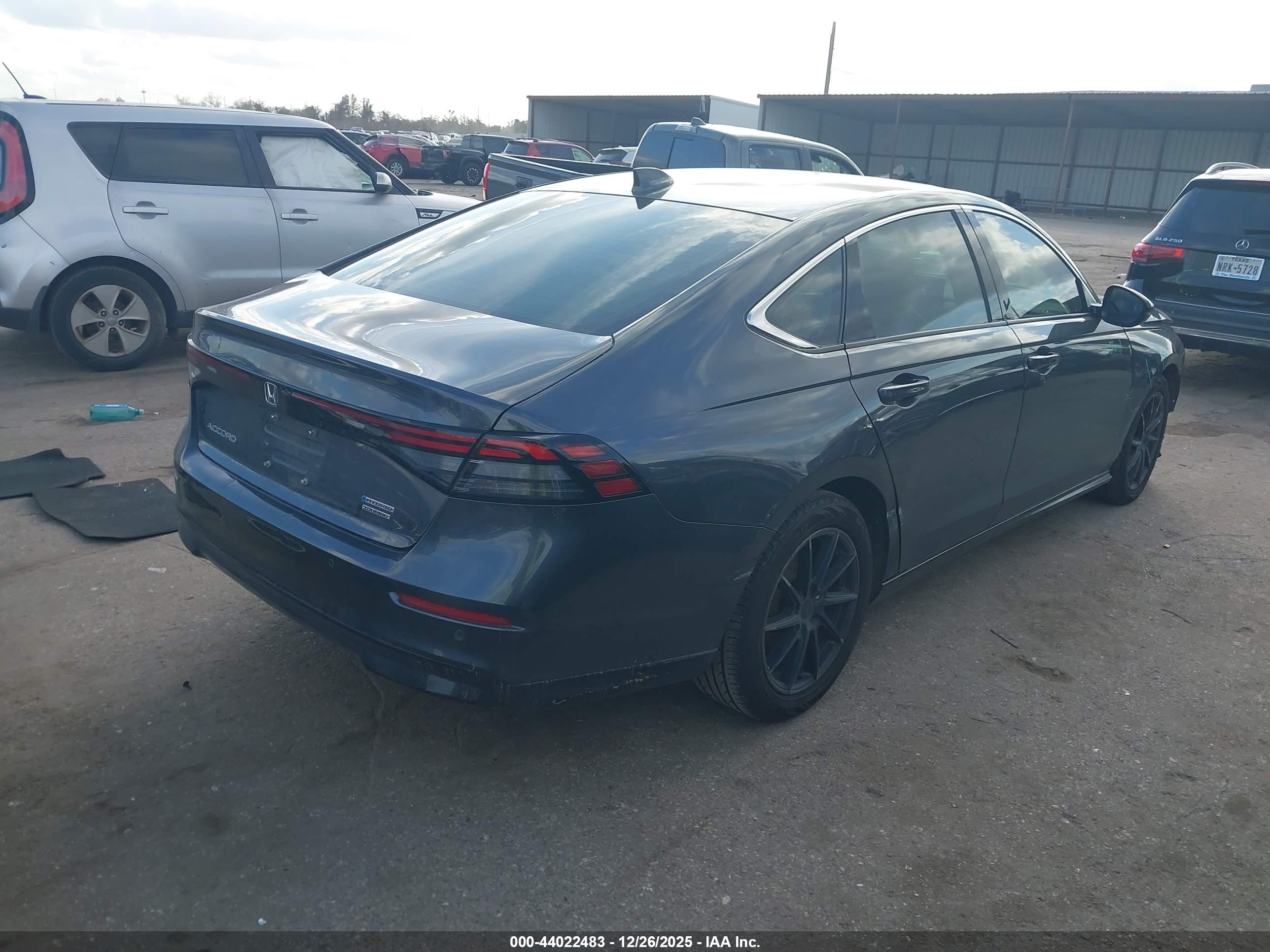 HONDA ACCORD image 4
