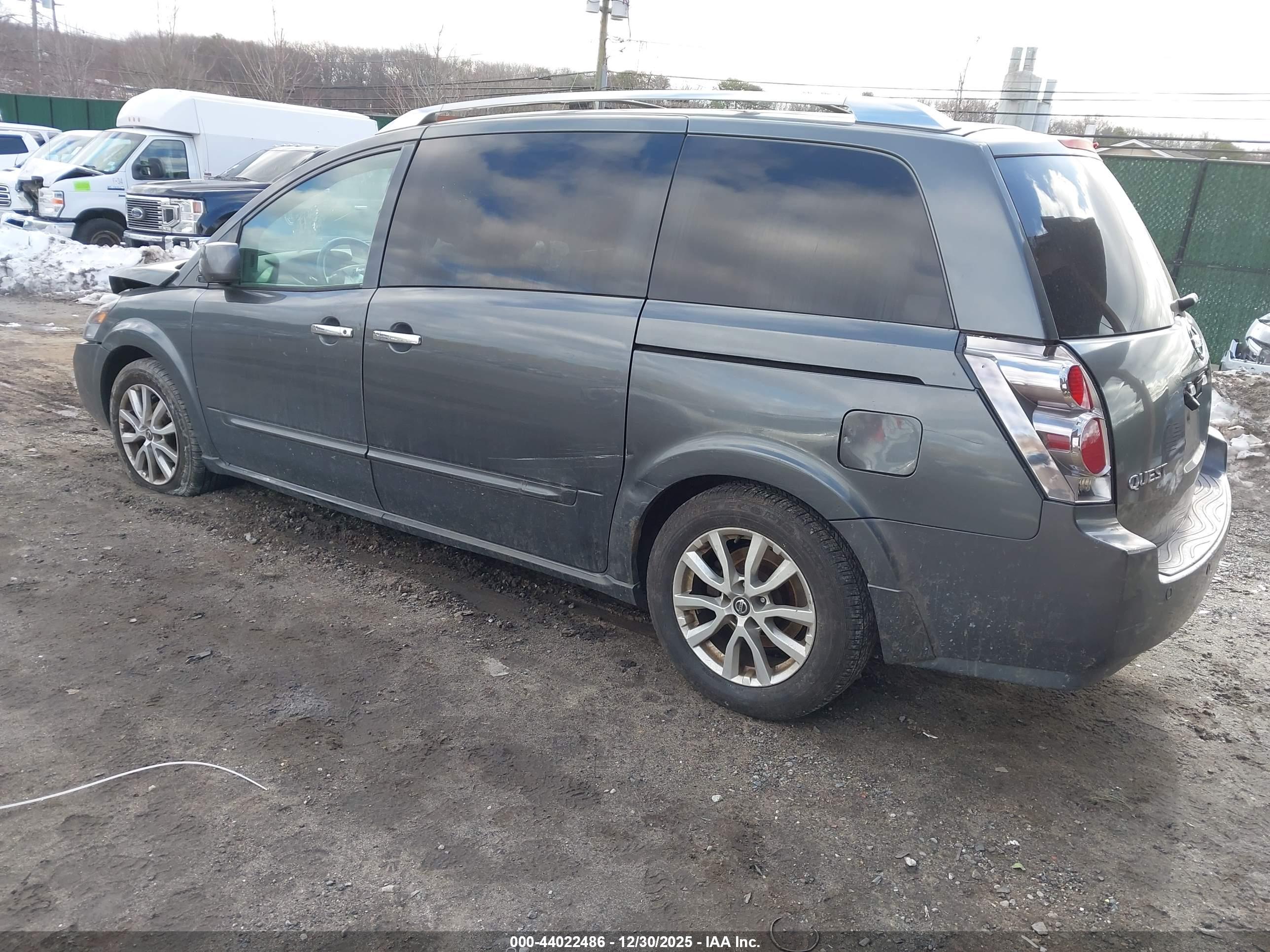 NISSAN QUEST image 3