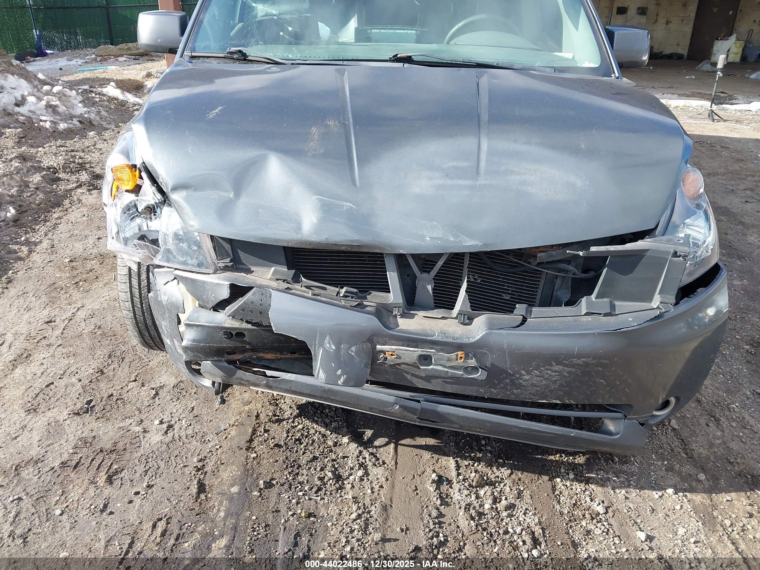 NISSAN QUEST image 6