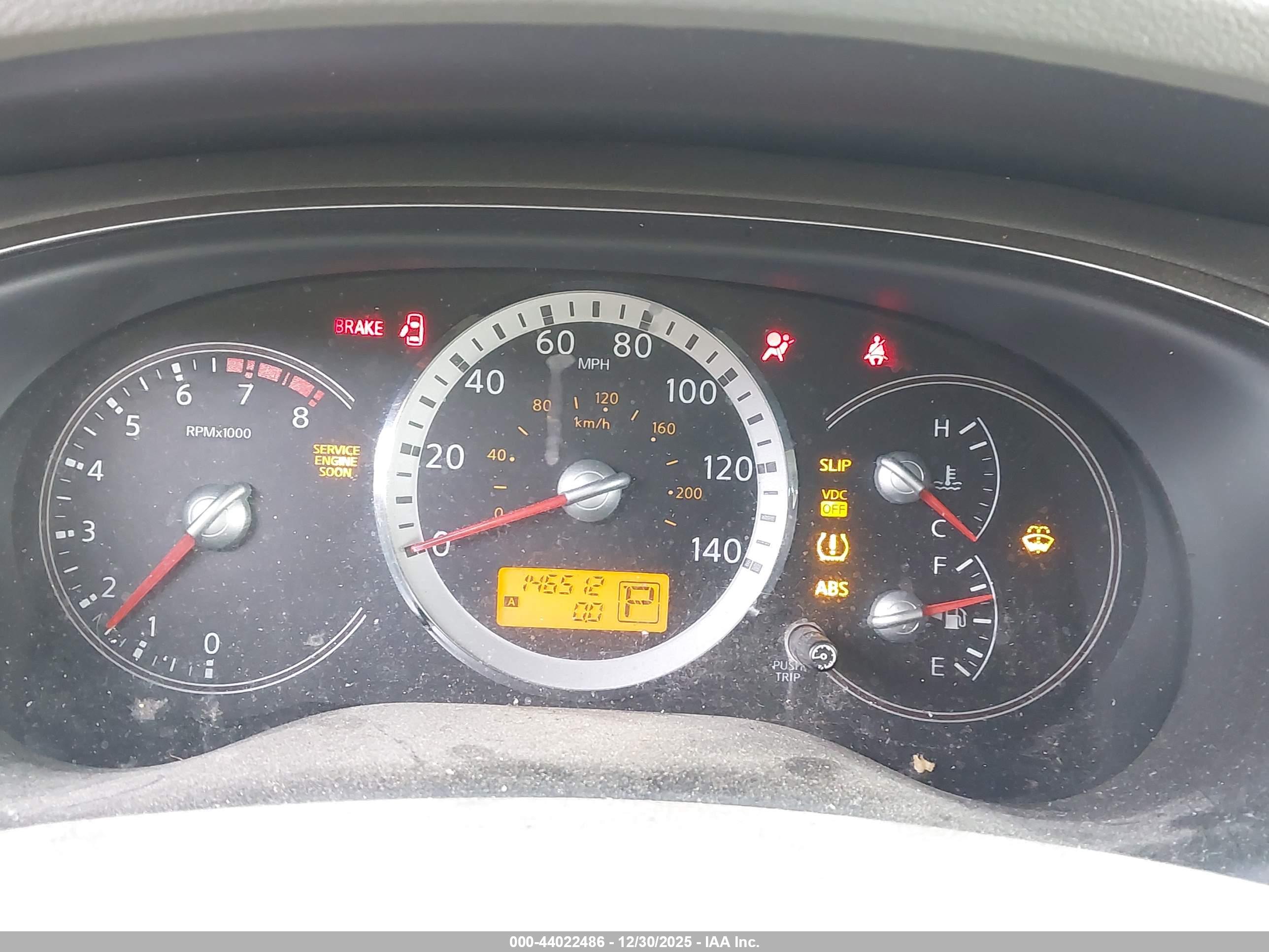 NISSAN QUEST image 7