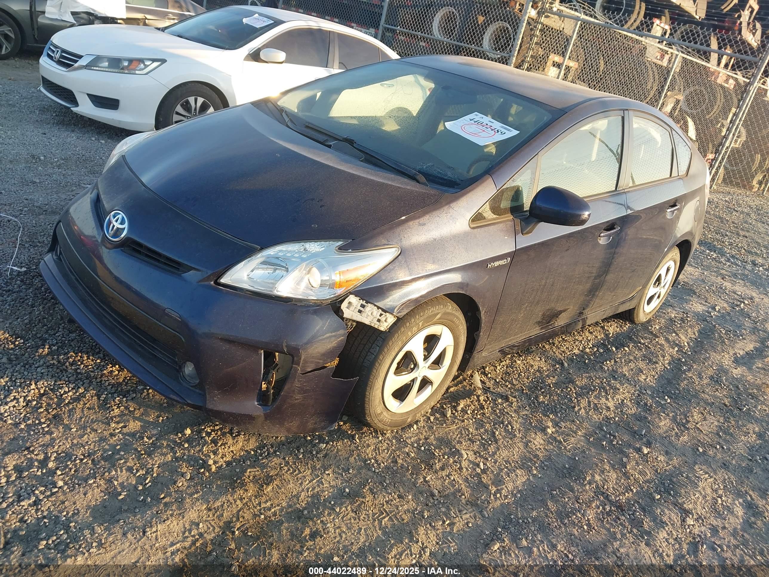 TOYOTA PRIUS image 2