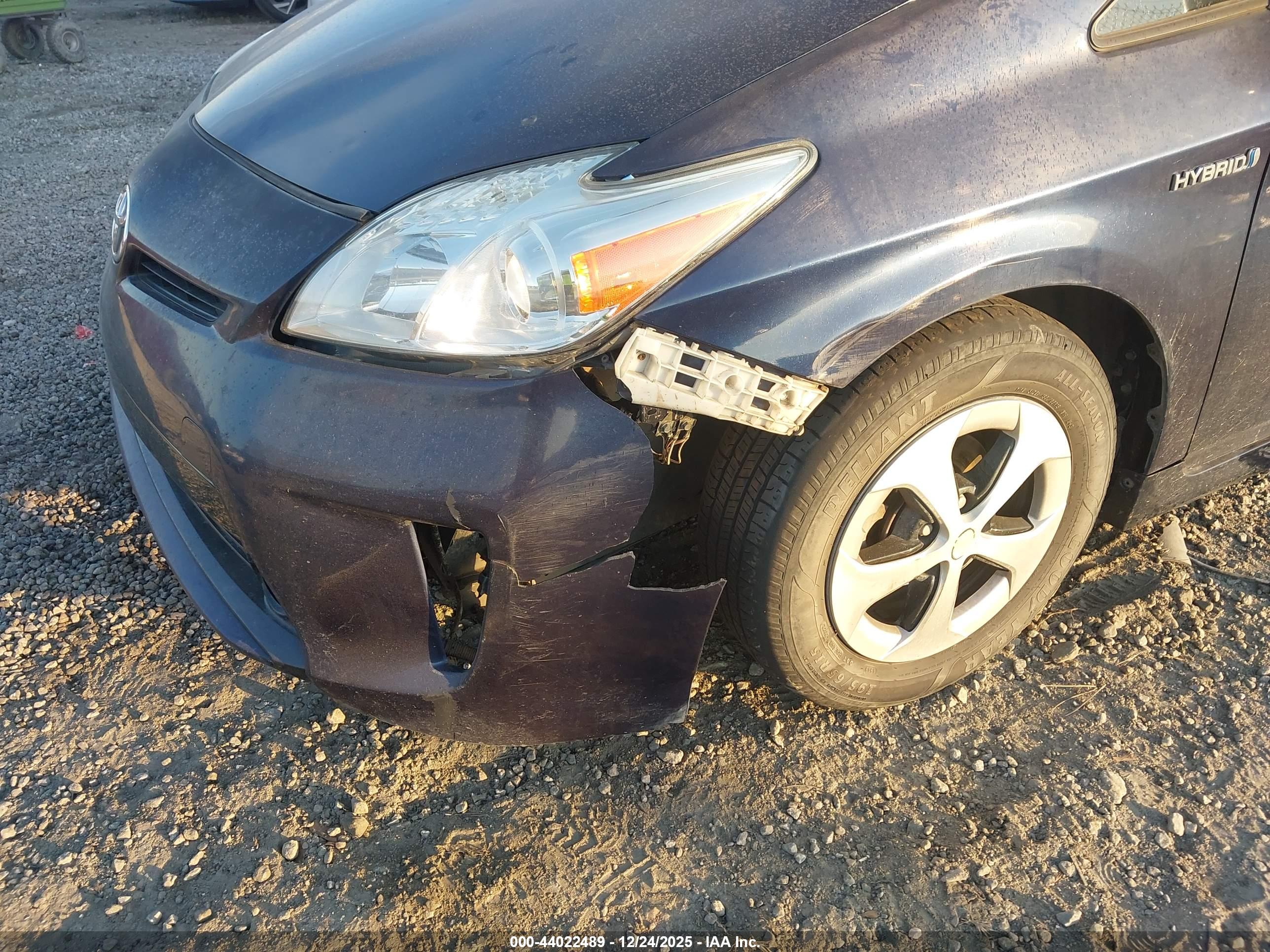 TOYOTA PRIUS image 6