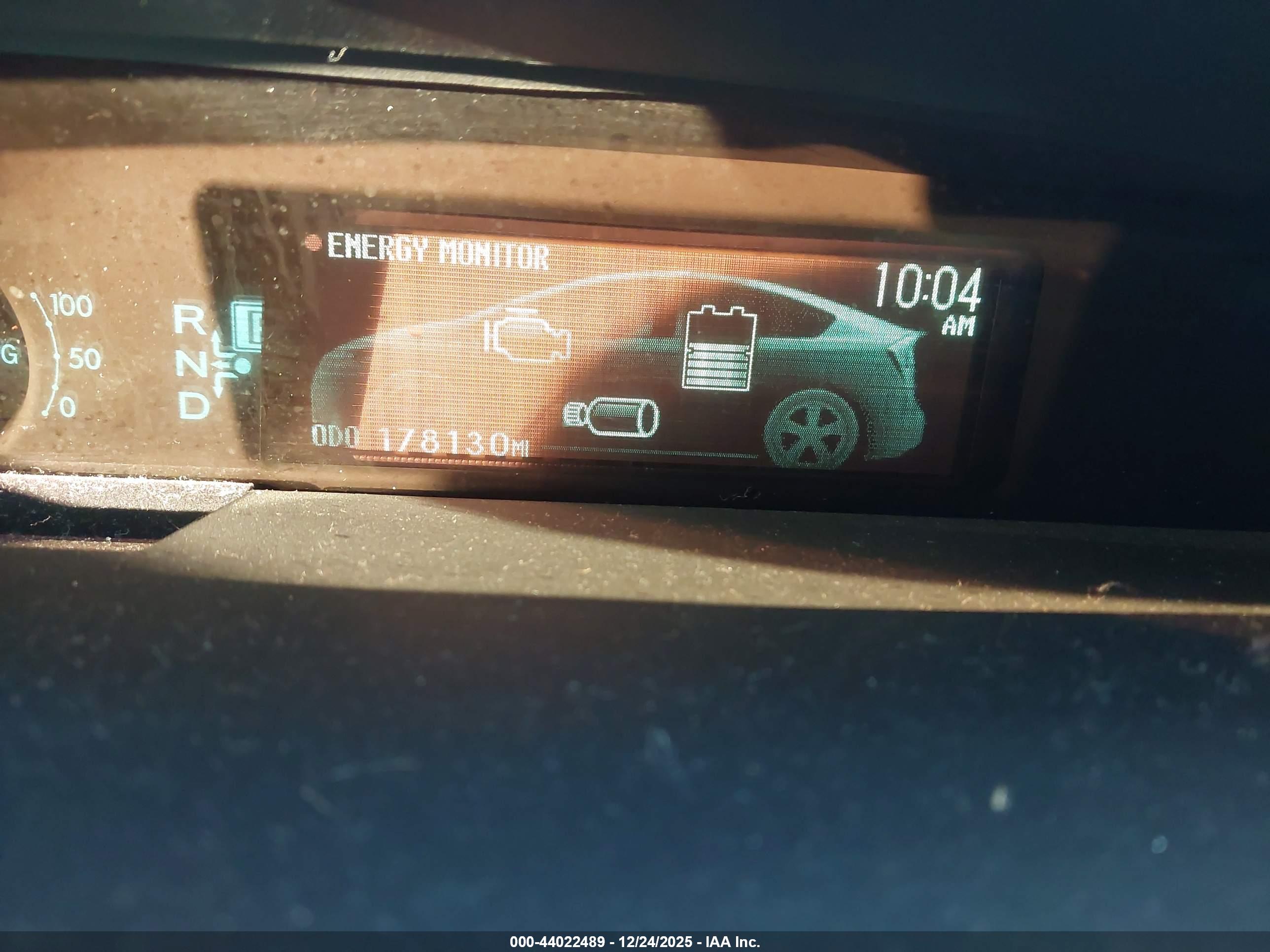 TOYOTA PRIUS image 7