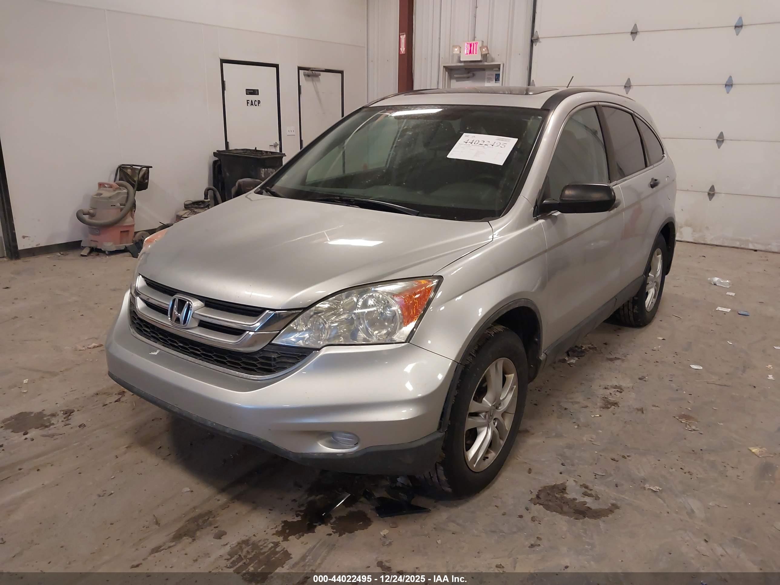 HONDA CR-V image 2